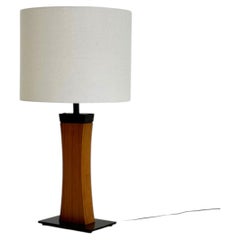 Lampe de table italienne en teck du milieu du siècle dernier
