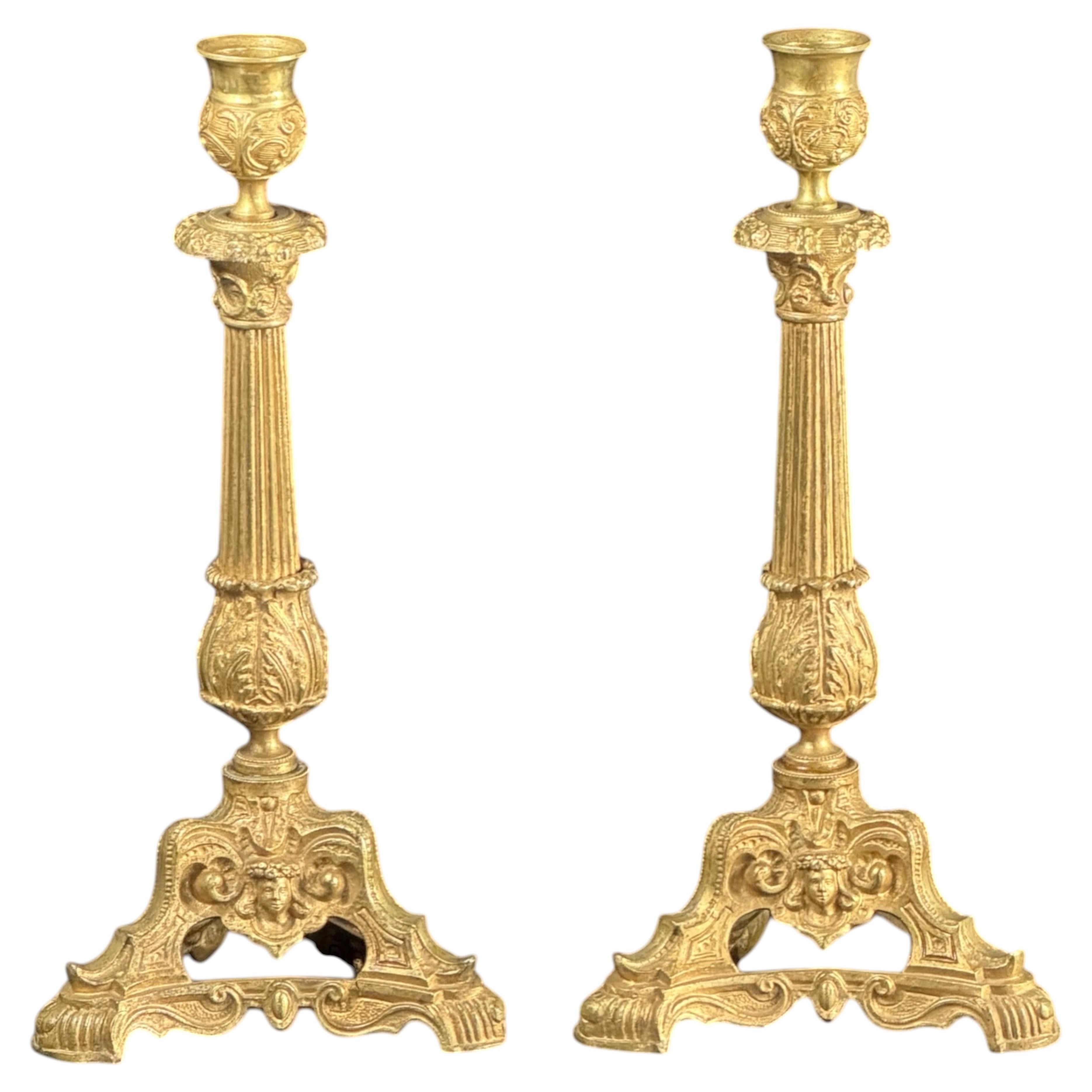 Par de candelabros franceses de estilo Luis XV, de bronce dorado, de finales del siglo XIX, 11" en venta