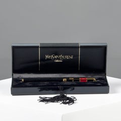 Pluma estilográfica de la colección Yves Saint Laurent de 1984, nueva de fábrica (NOS), con caja y garantía