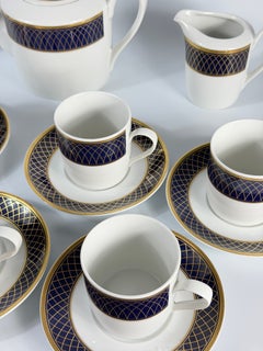 Schirnding Bavaria & Arturo Pasquinucci 17-Piece Porcelain Tea Service for Seven