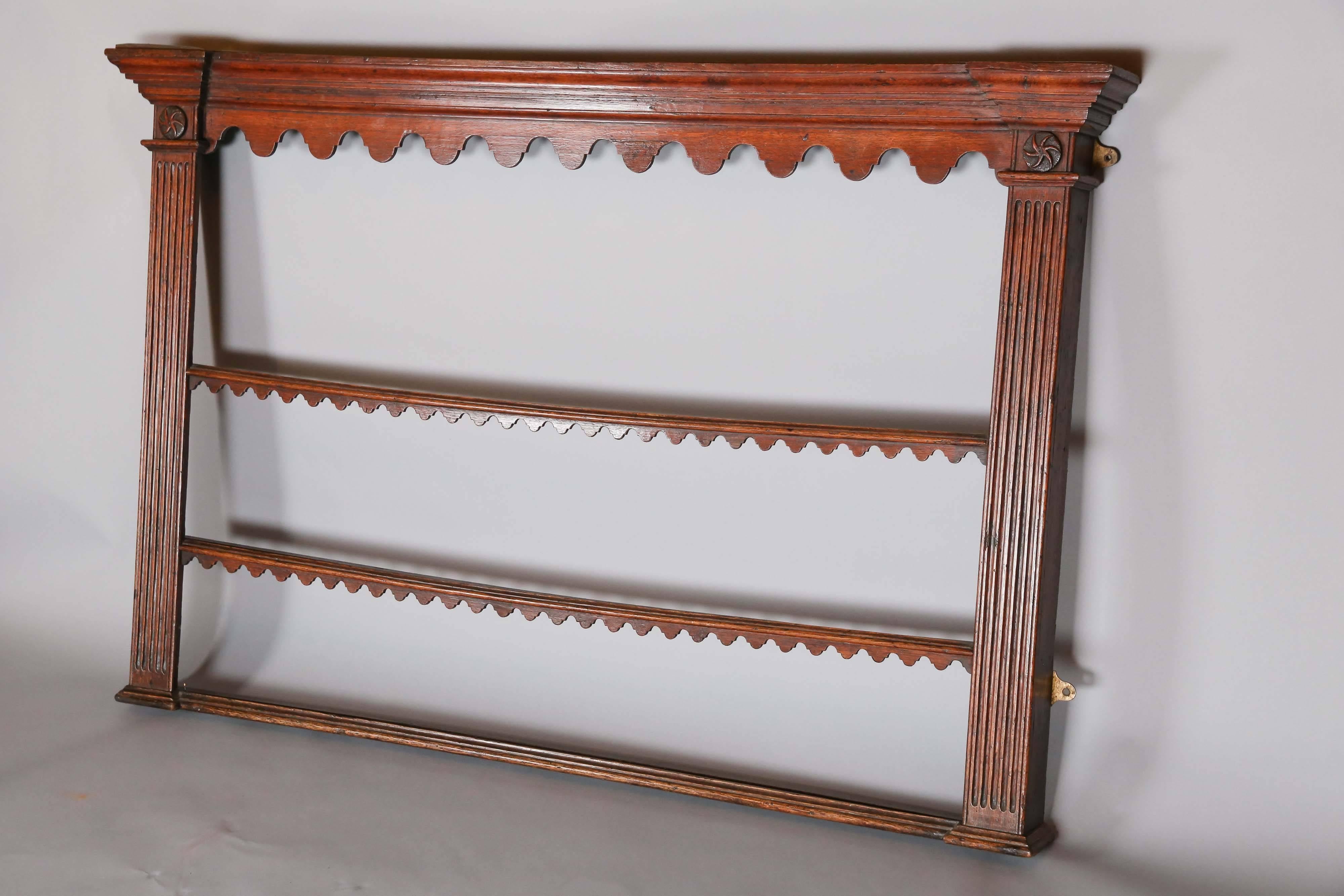 George III Period Oak Plate Rack In Excellent Condition For Sale In Houston, TX