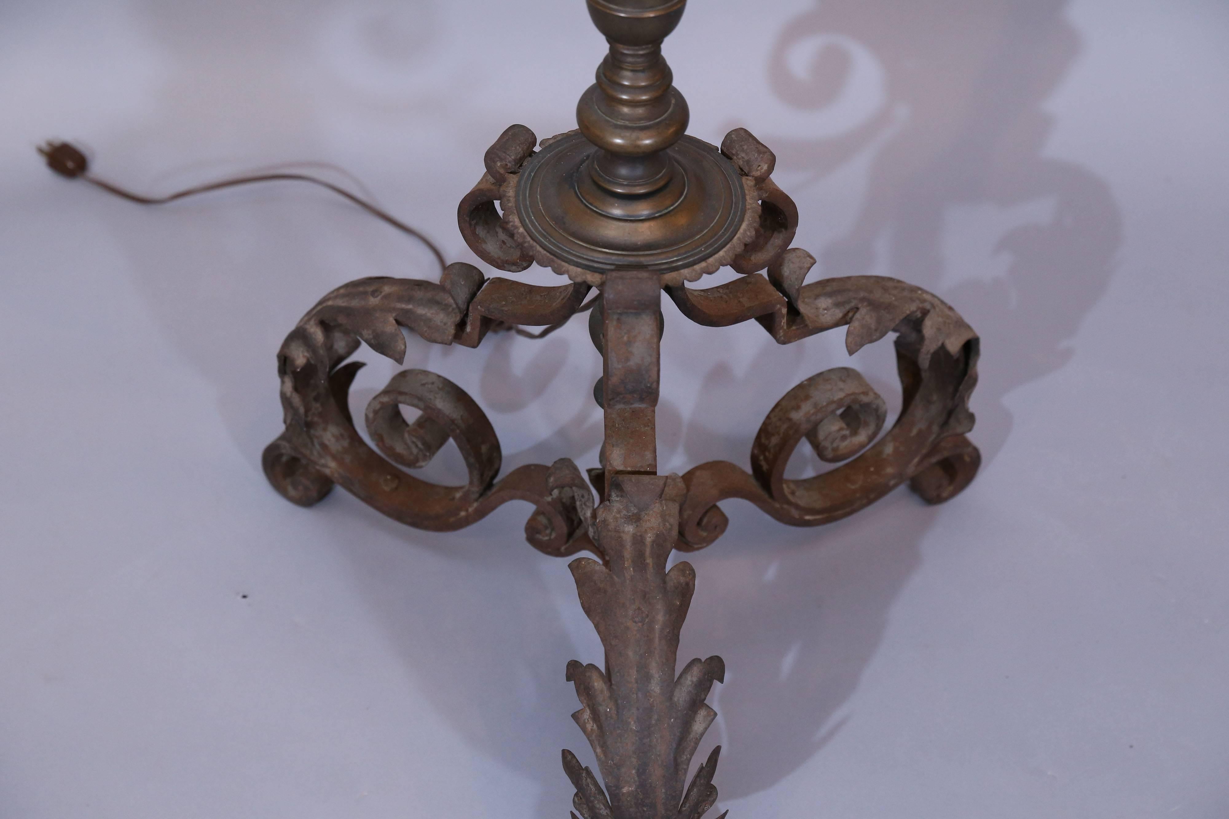 Antique Baroque Bronze and Wrought Iron Floor Lamp In Excellent Condition In Houston, TX