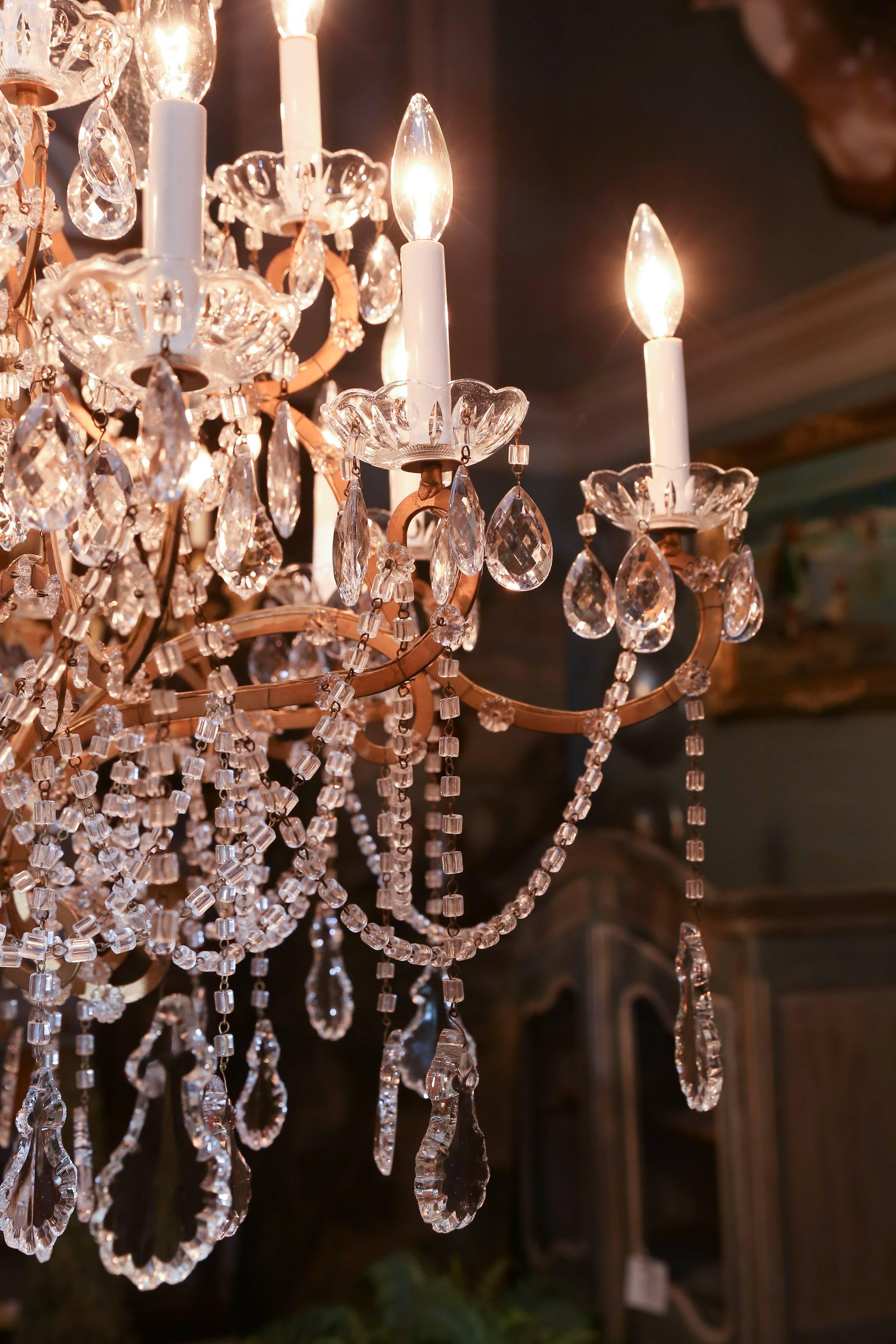 Eighteen-Light Italian Antique Crystal  Beaded Chandelier For Sale 2
