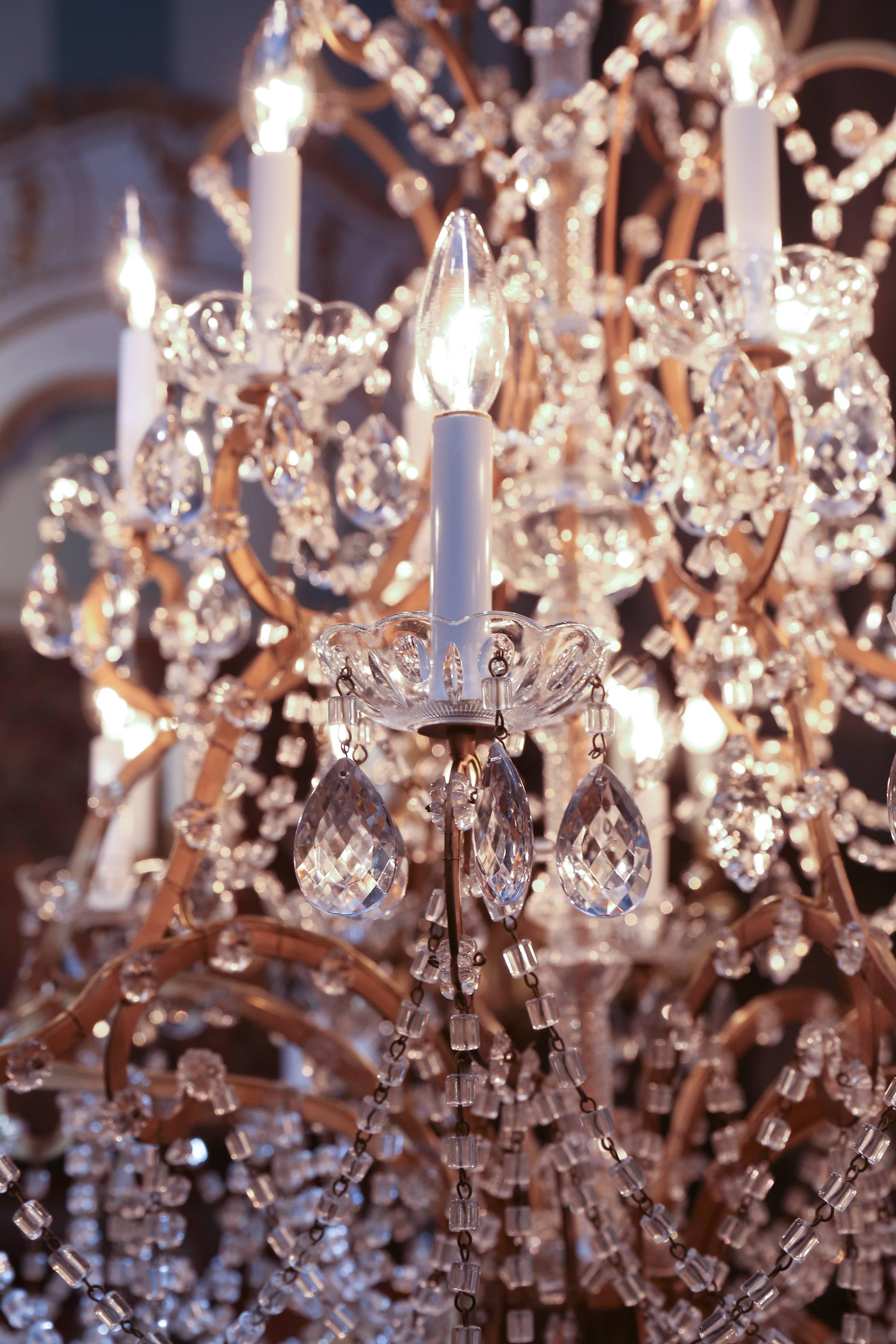 Eighteen-Light Italian Antique Crystal  Beaded Chandelier For Sale 3