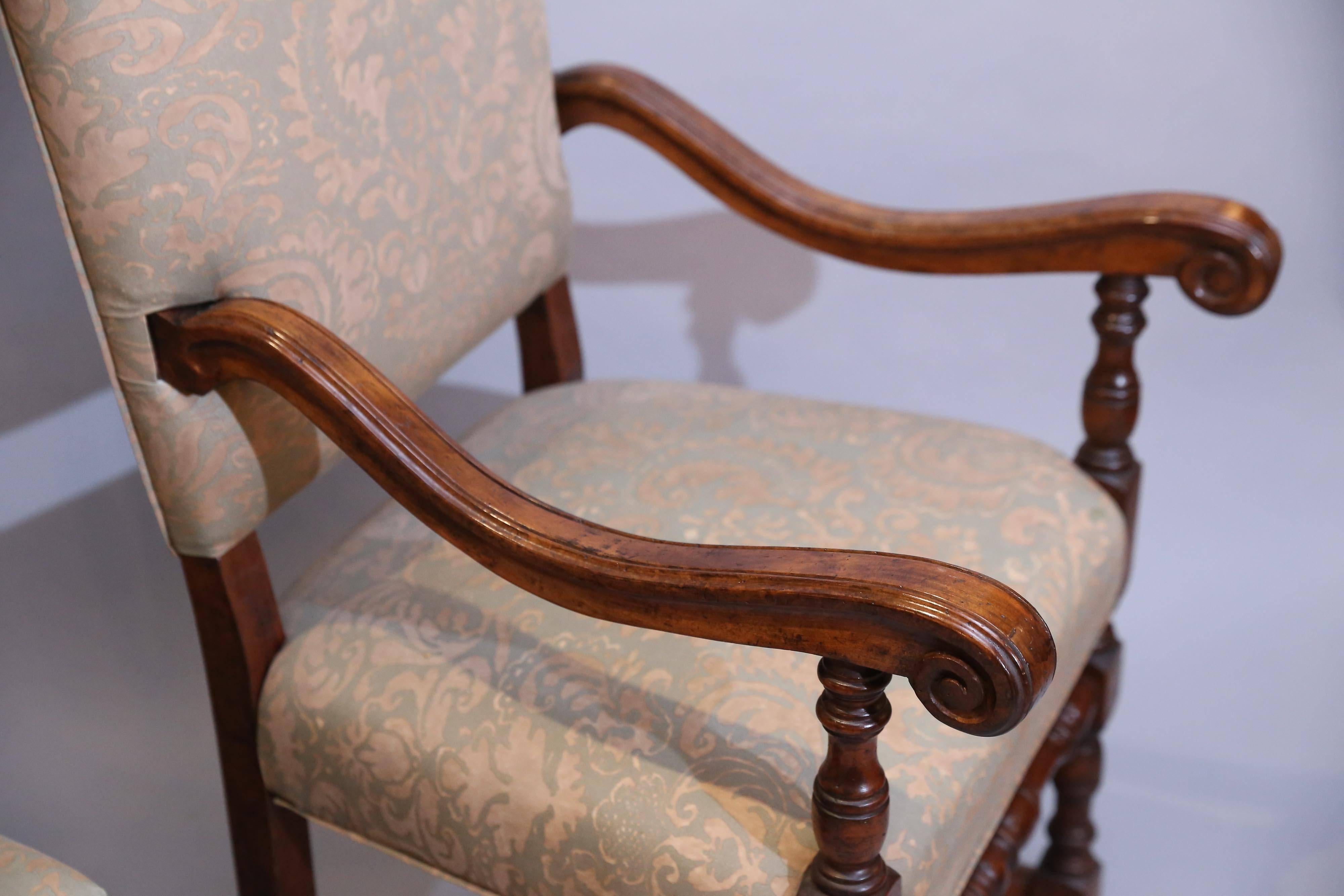 Set of Eight French Louis XIV-Style Walnut Dining Chairs Upholstered in Fortuny For Sale 2