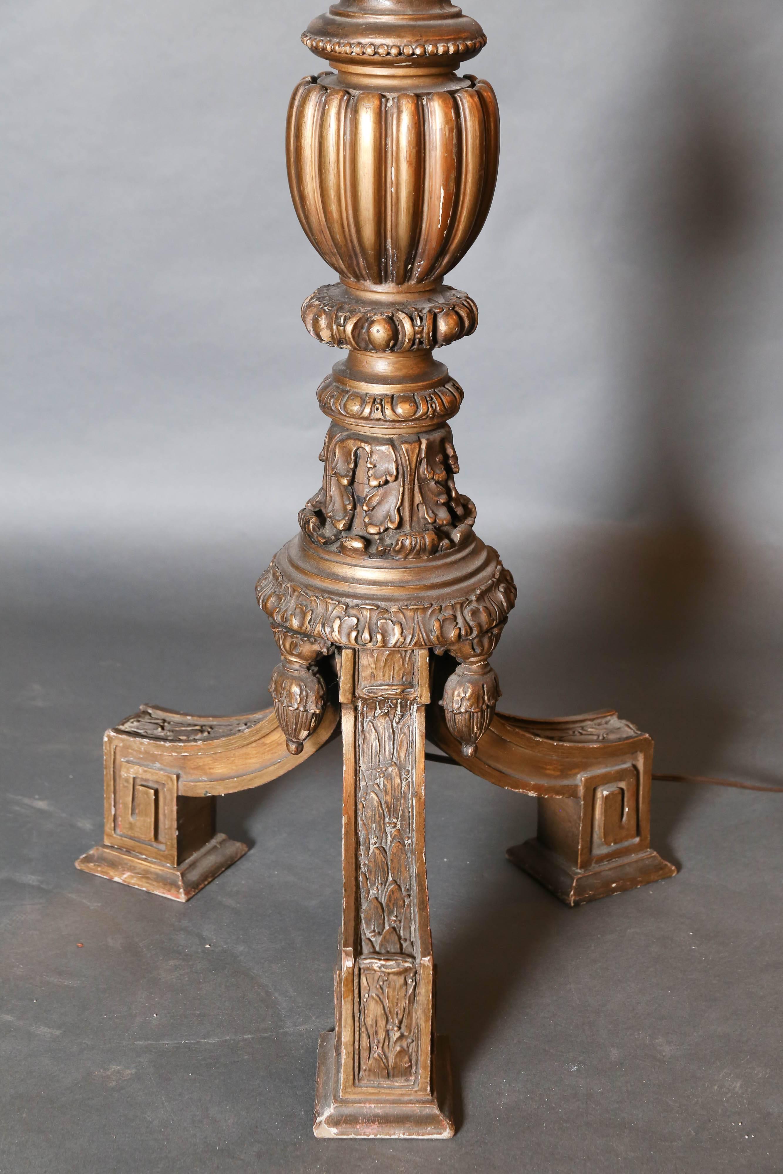 Wood Carved and Gilt Neoclassical Floor Lamp For Sale 2