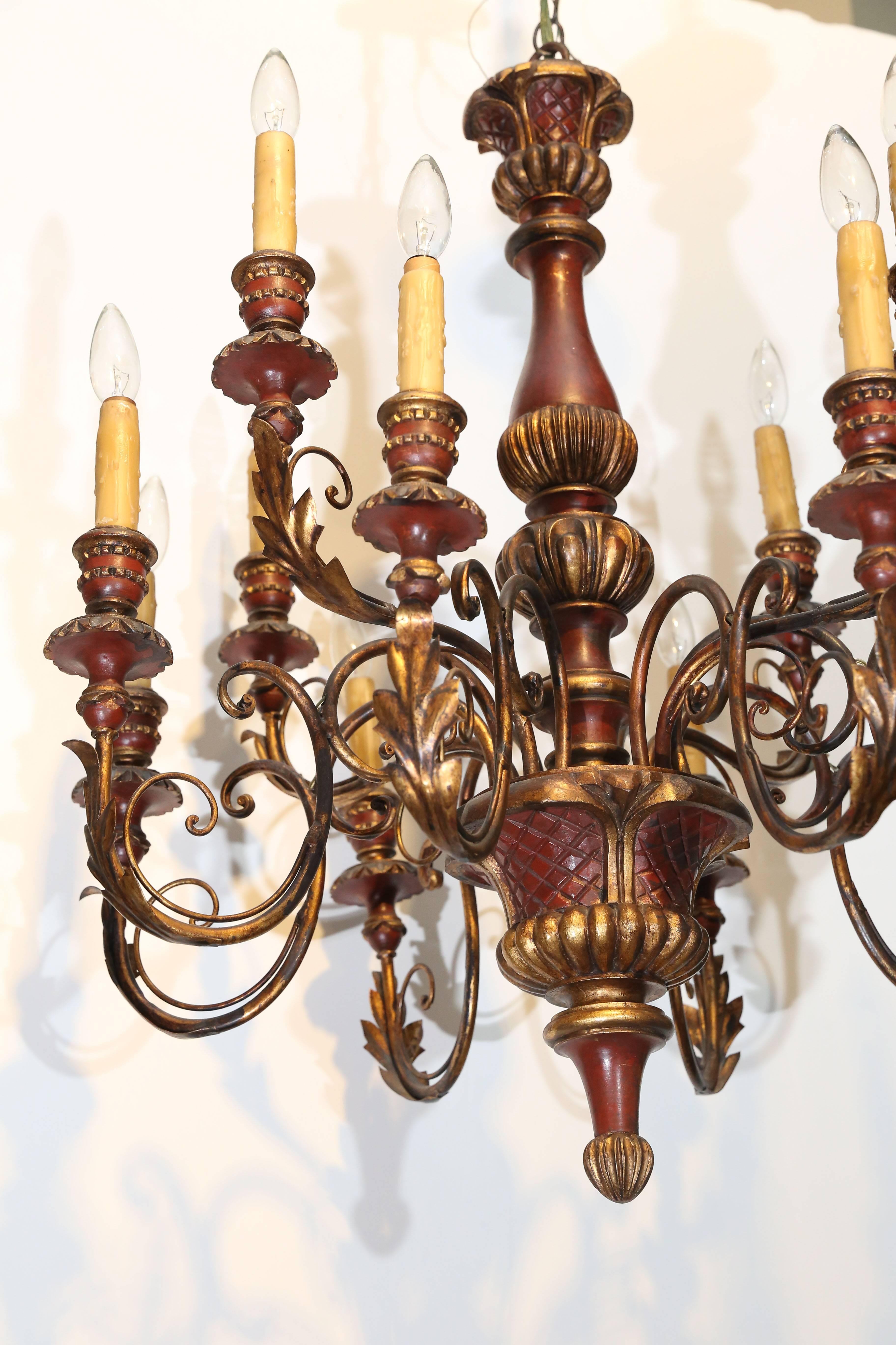 Italian 12-Light Chandelier In Excellent Condition For Sale In Houston, TX