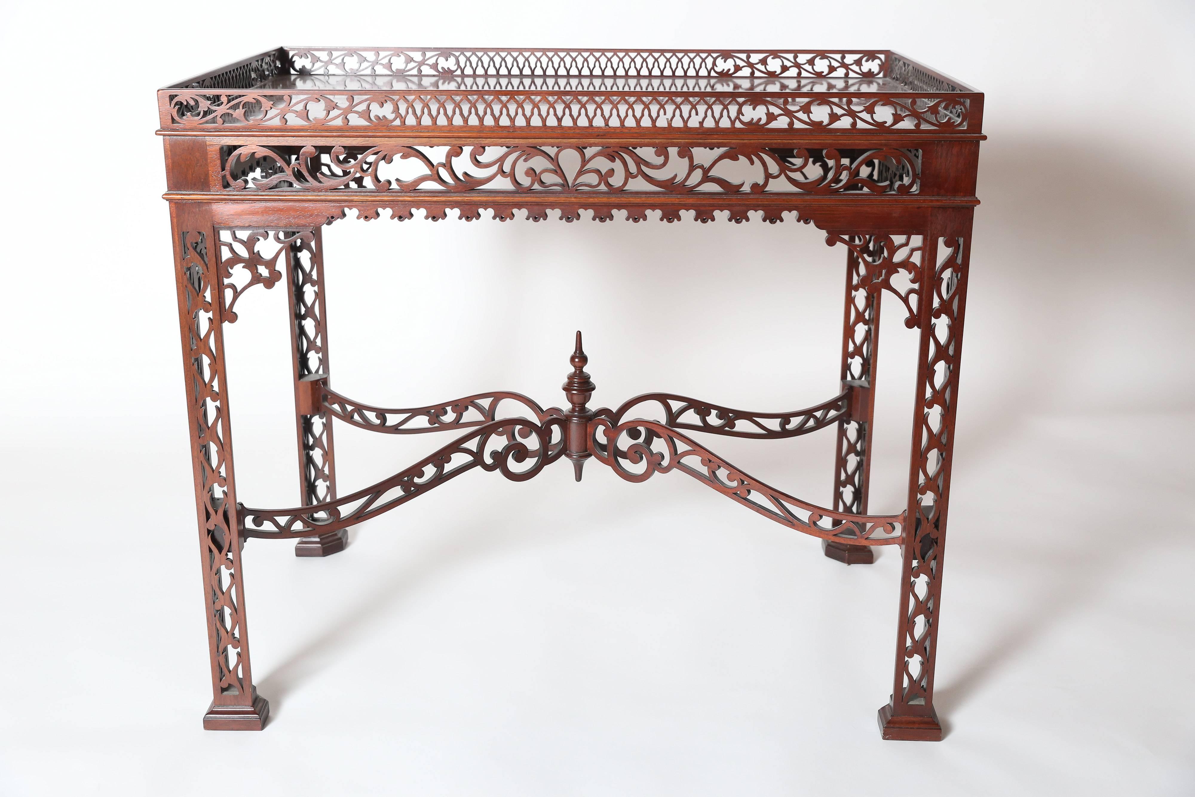 Baker Furniture Mahogany Fretwork Chinese Chippendale Tea Table In Excellent Condition In Houston, TX