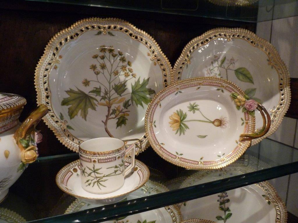 Gustavian 77 Piece Set of Toothed and Pierced Flora Danica Porcelain from 1953