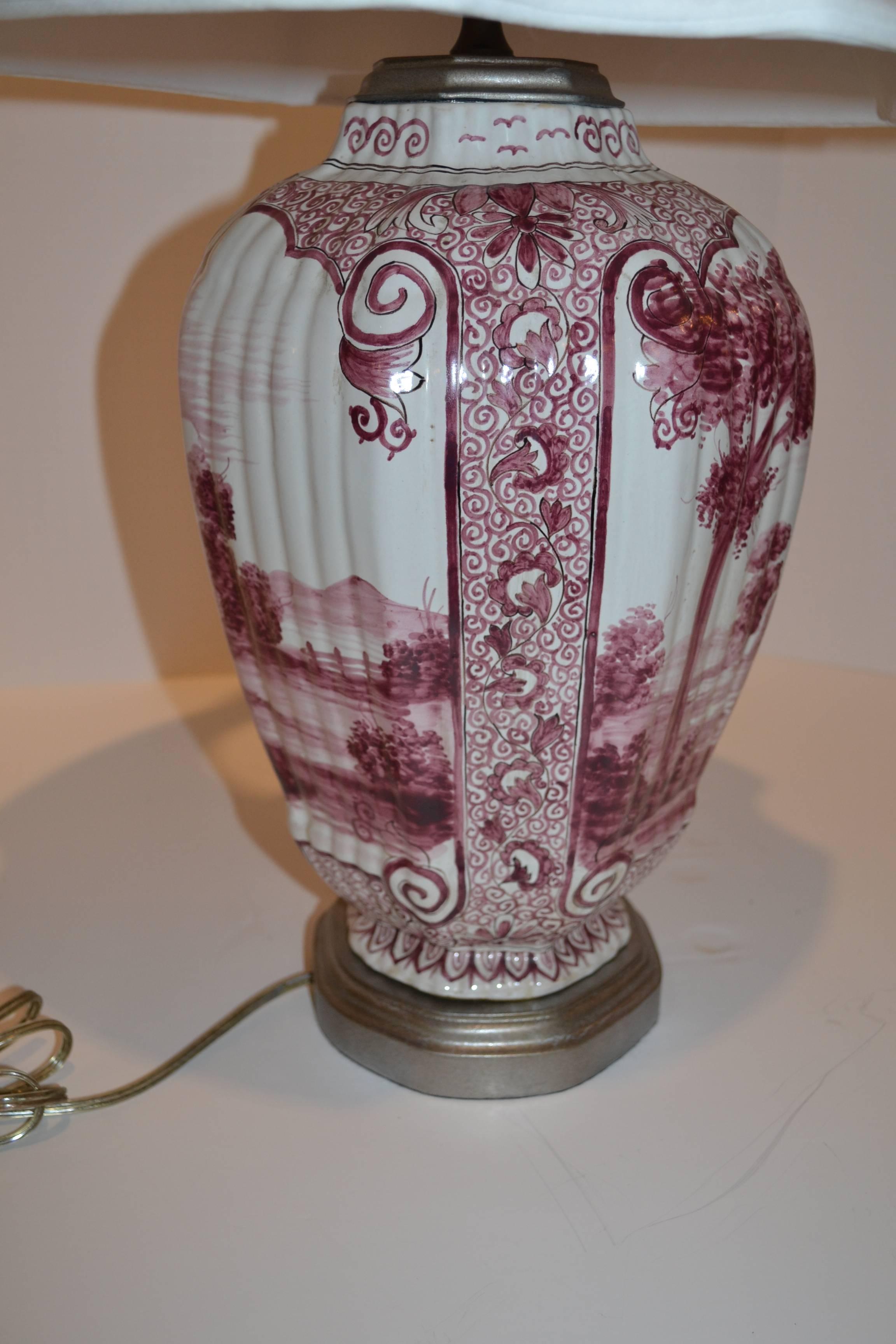 Pair of Decorated Dutch Jars Converted to Lamps In Excellent Condition For Sale In Houston, TX