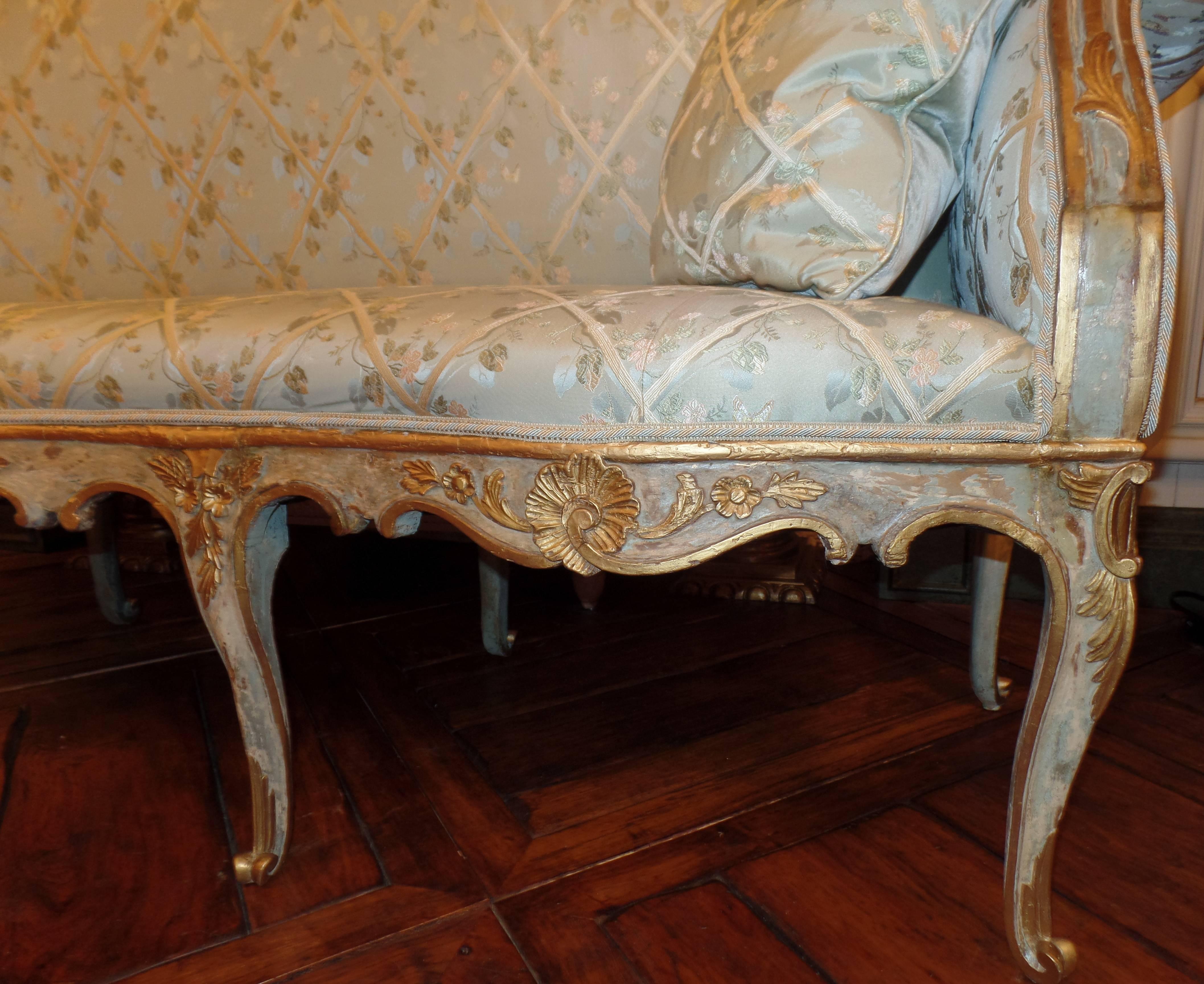 Italian Early 18th Century Painted Venetian Settee For Sale