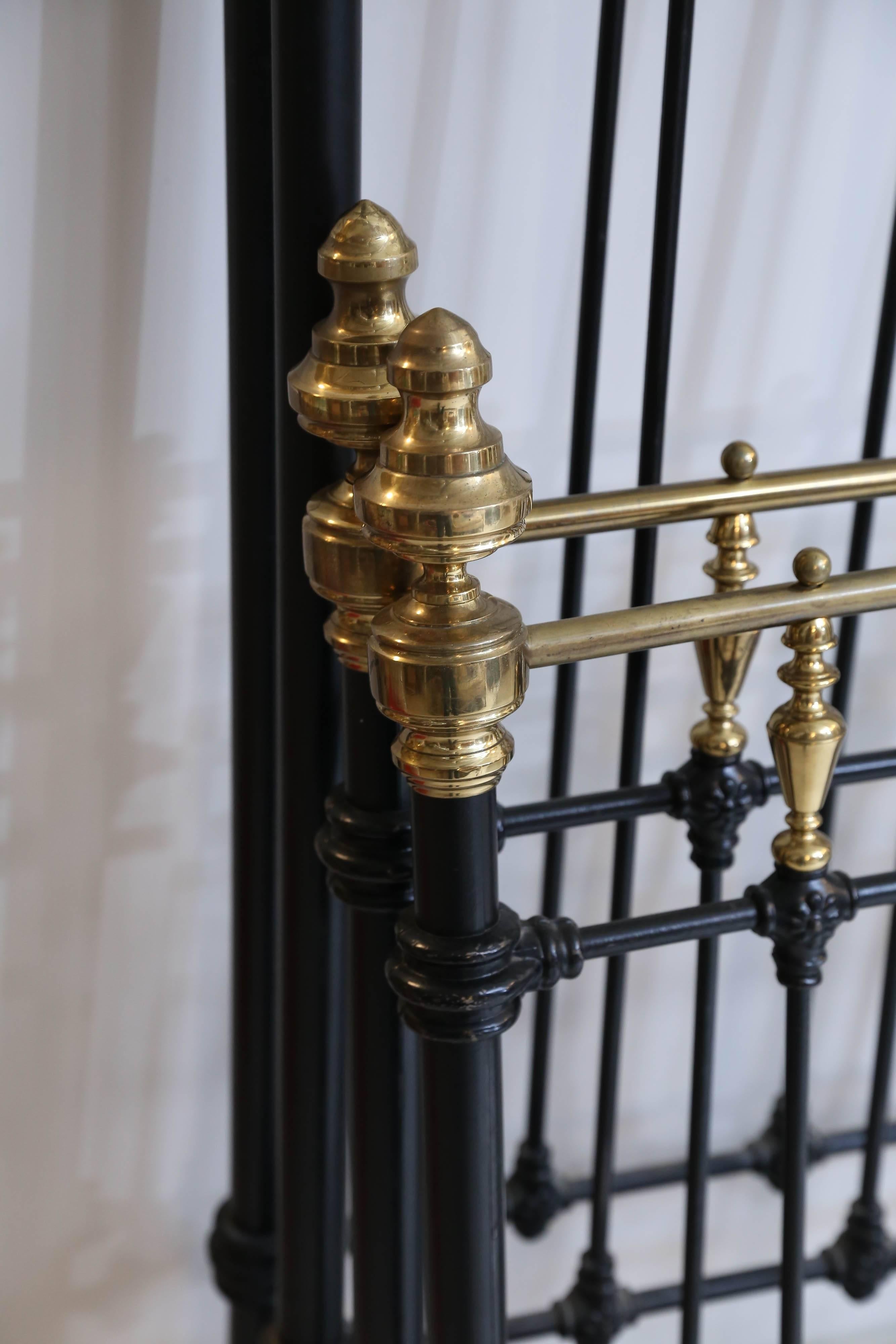Pair of Cast Iron and Brass Twin Beds from French Nunnery In Excellent Condition In Houston, TX