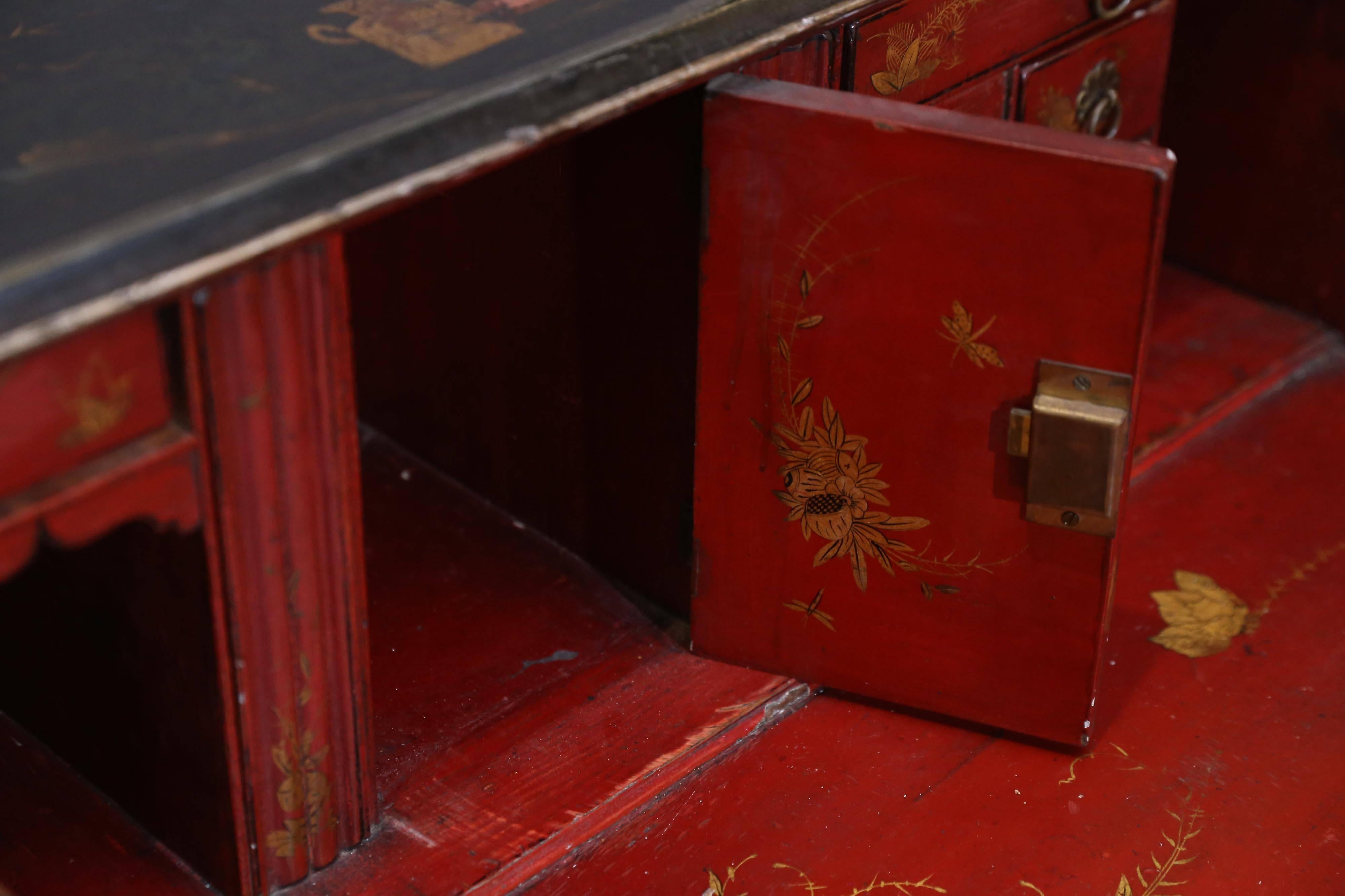 Antique English Black Chinoiserie Slant Desk with a Vibrant Red Interior 4