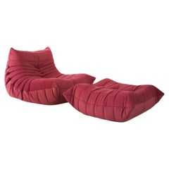 Sofá Togo, diseñado por Michel Ducaroy para Ligne Roset, personalizado en terciopelo Rusberry
