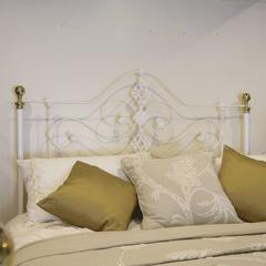 Mid-Victorian Cast Iron Bed in White