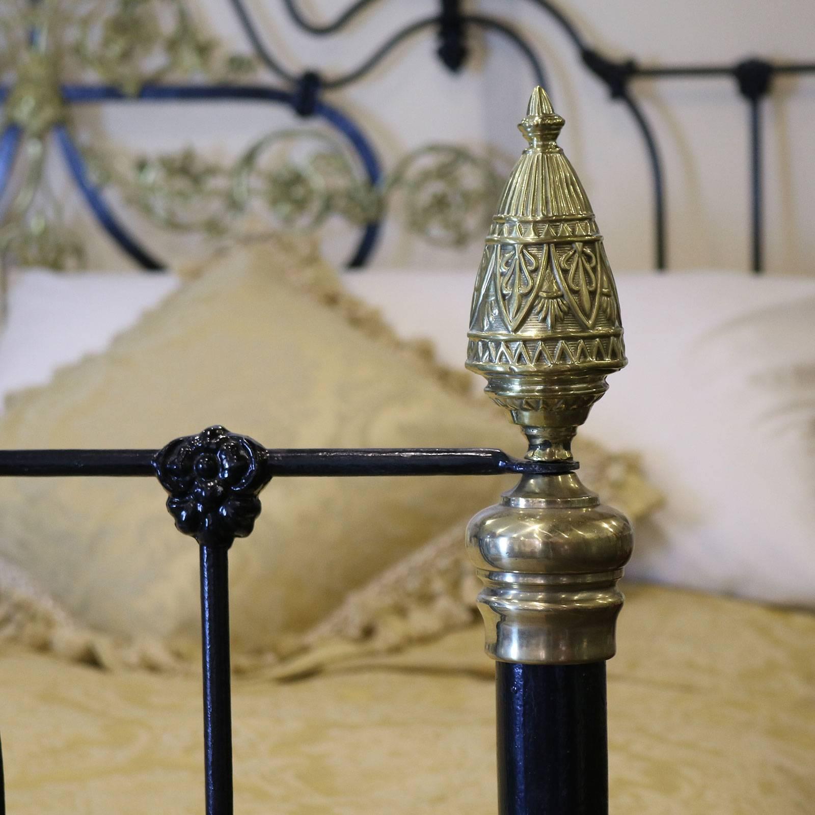 English Wide Decorative Cast Iron Bed - MSK28