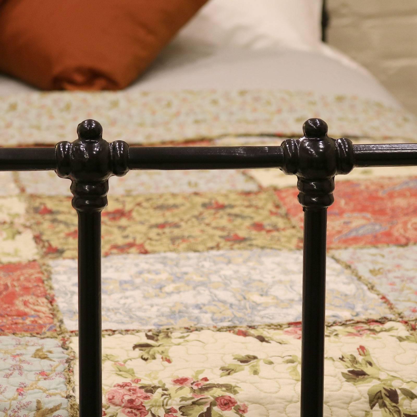 Double Brass and Iron Bed, MD42 In Excellent Condition In Wrexham, GB