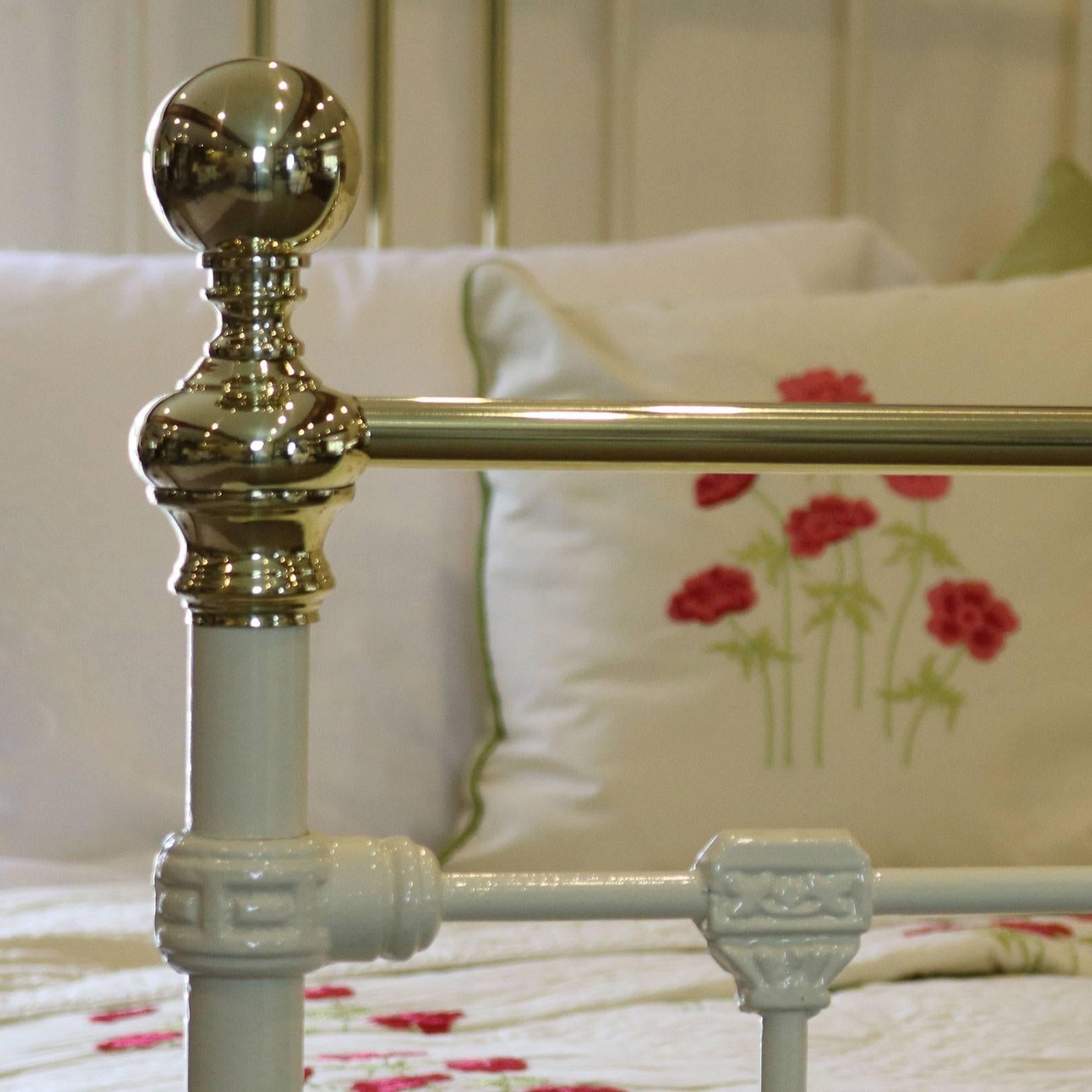 Wide Brass and Iron Bed in Cream, MK81 In Excellent Condition In Wrexham, GB