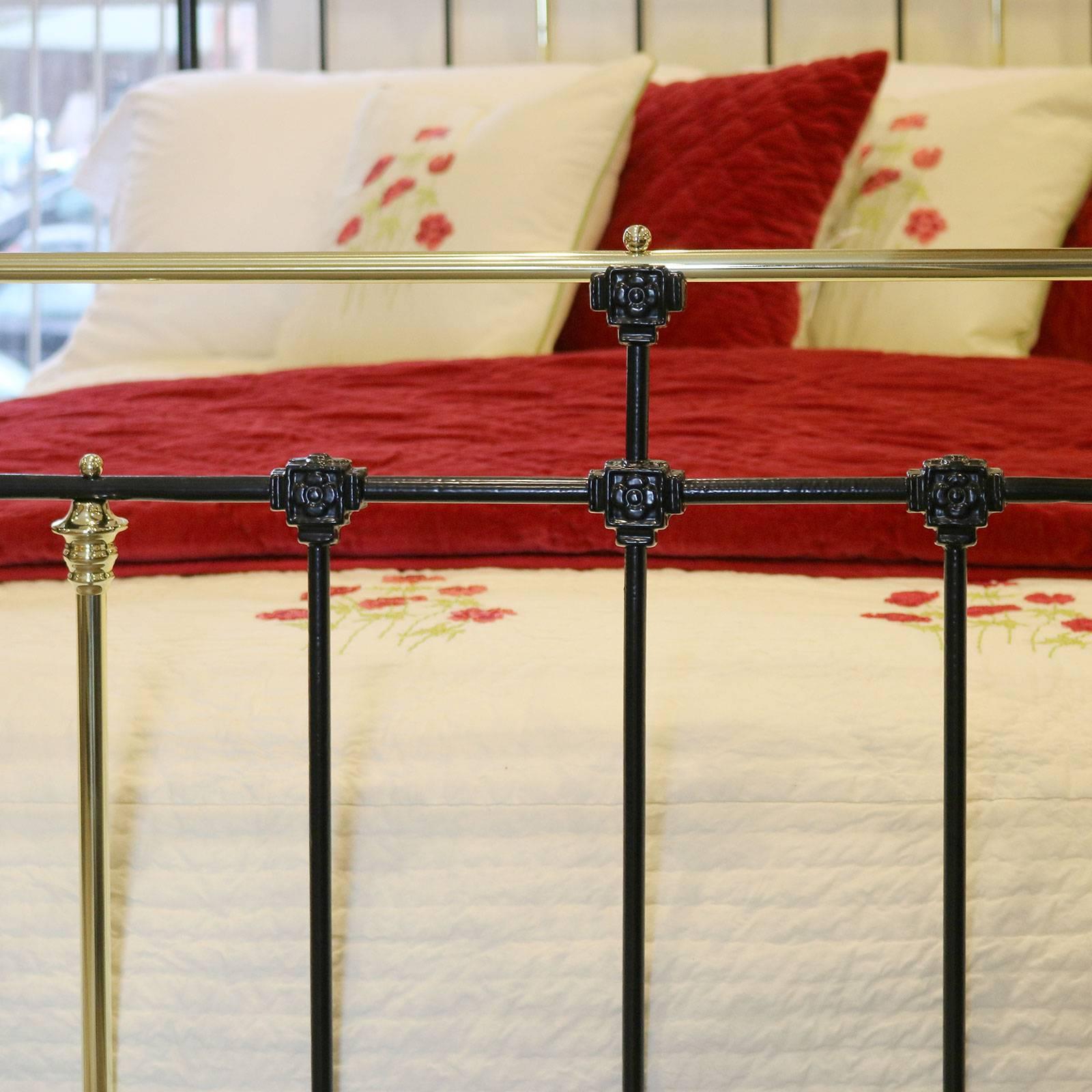 Brass and Iron Bed in Black, MK89 In Excellent Condition In Wrexham, GB
