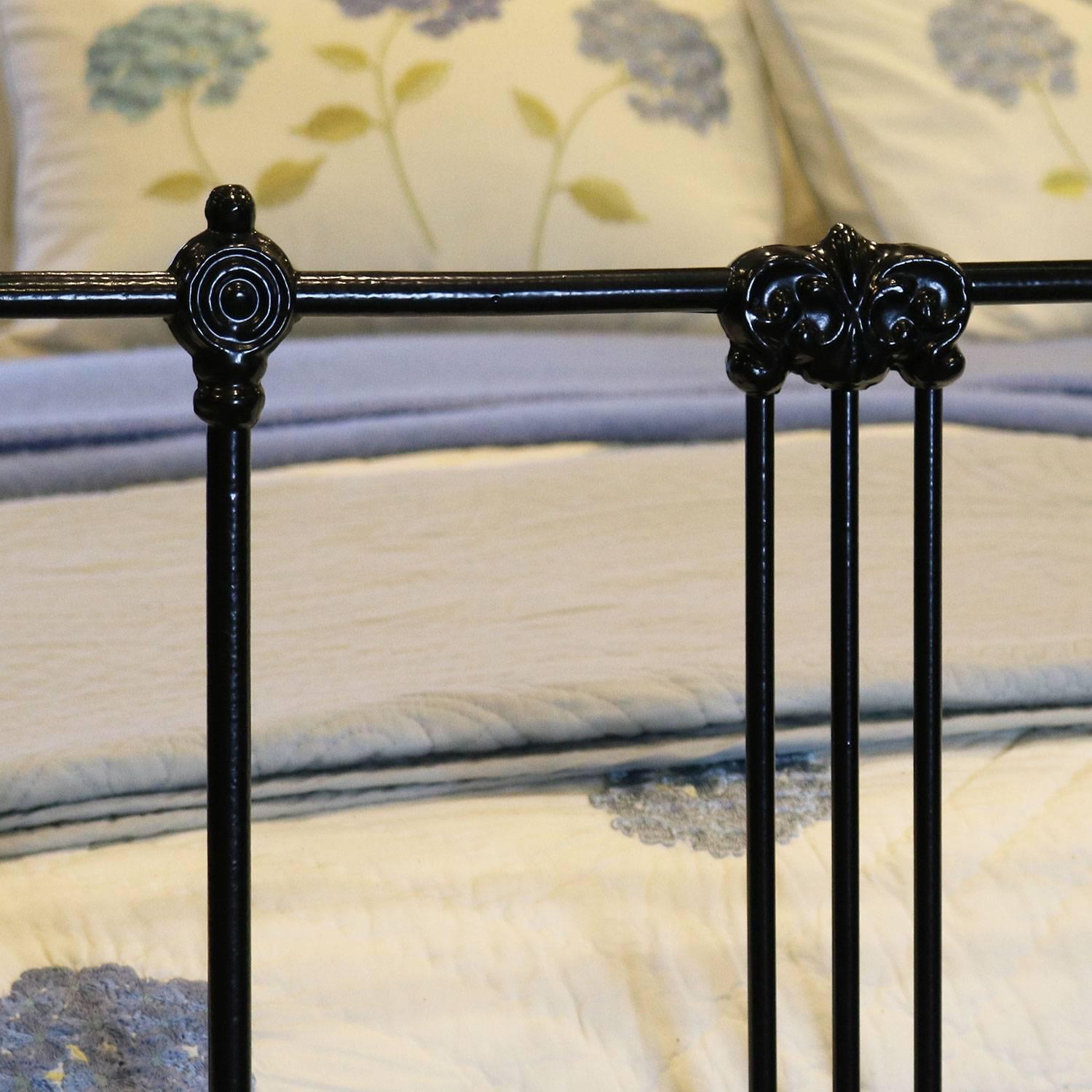Brass and Iron Bed Finished in Black MK93 In Excellent Condition In Wrexham, GB