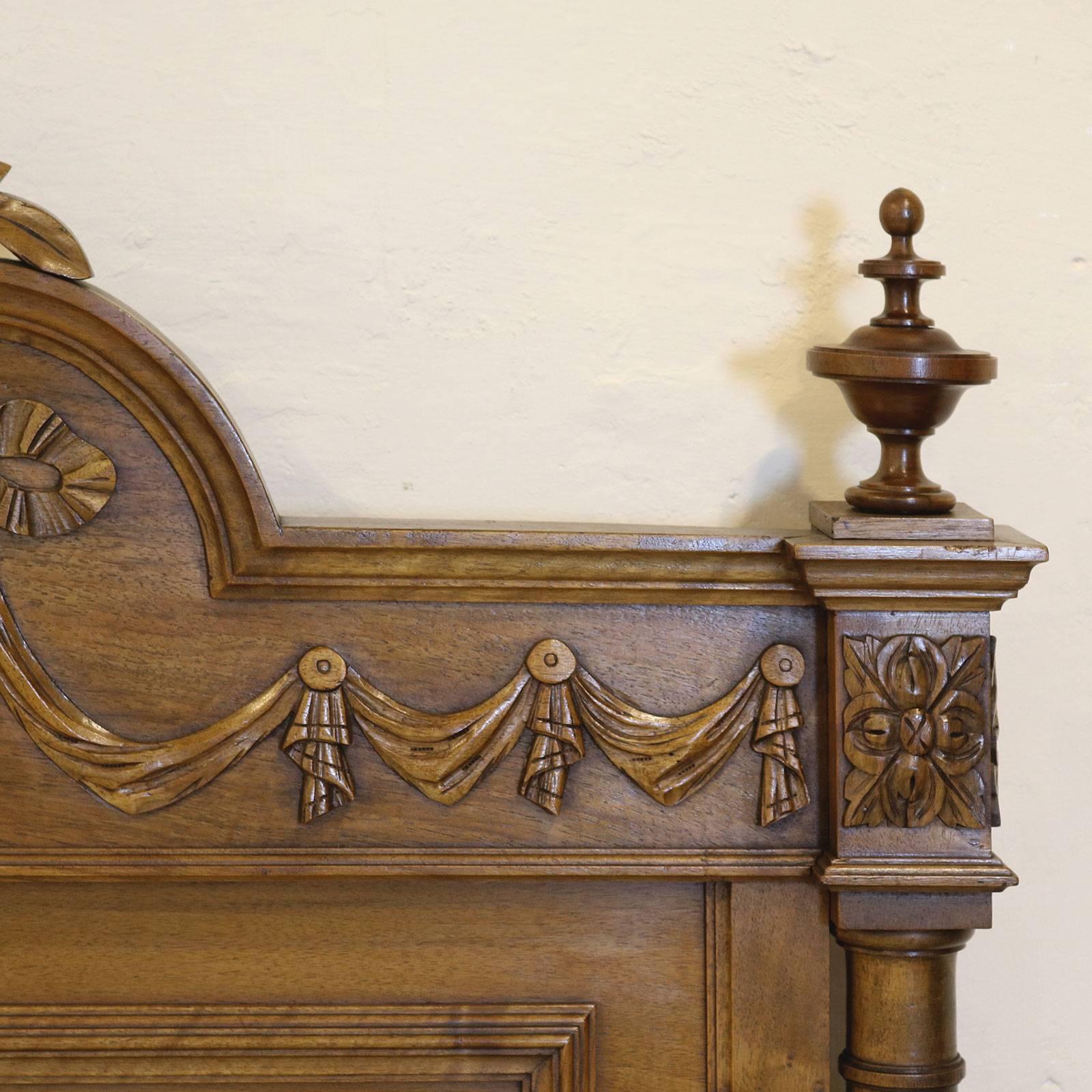 Walnut Renaissance Style Carved Bed 'WK71' 3