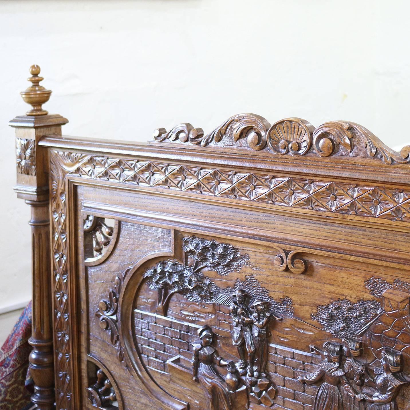 Carved Oak Breton Bed WK76 In Excellent Condition In Wrexham, GB