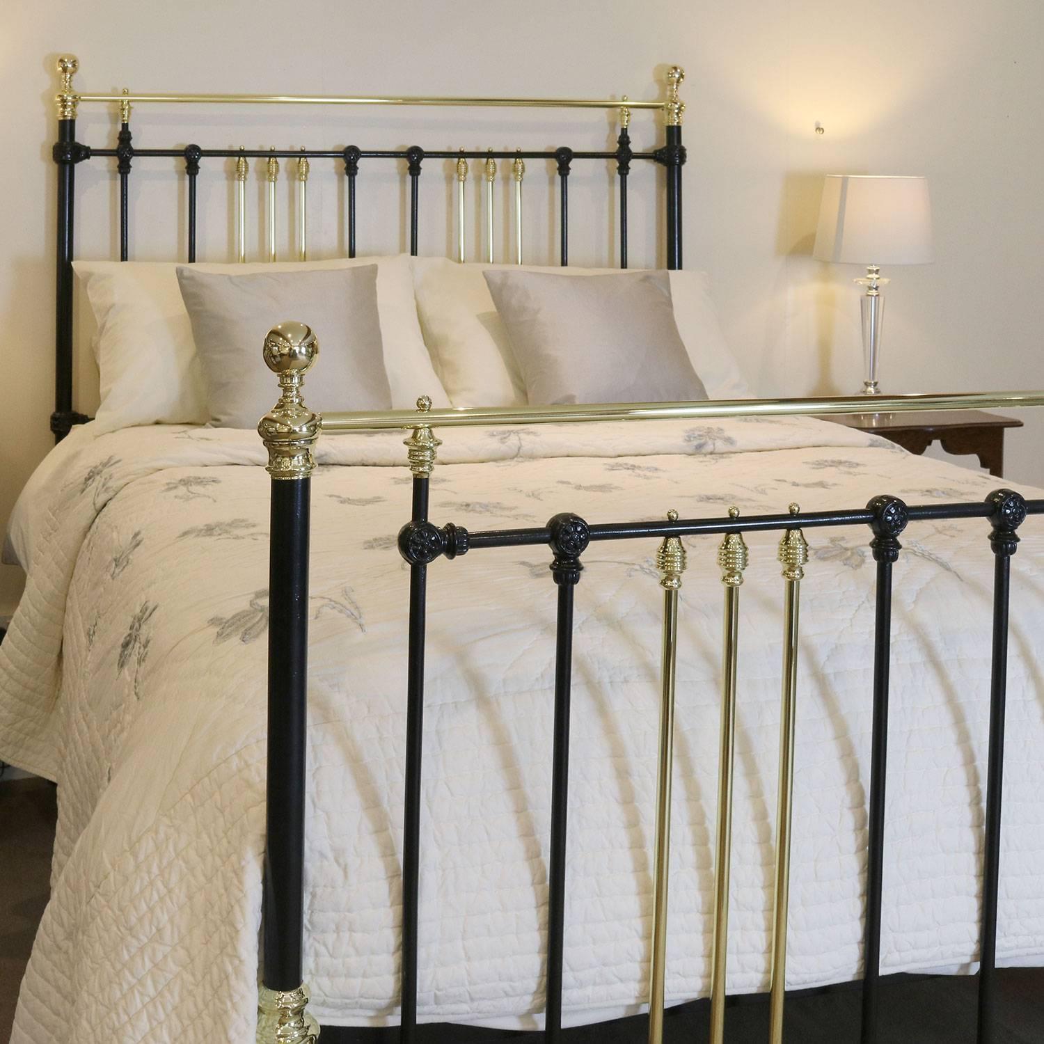 Brass and Iron Bed in Black MK115 In Excellent Condition In Wrexham, GB