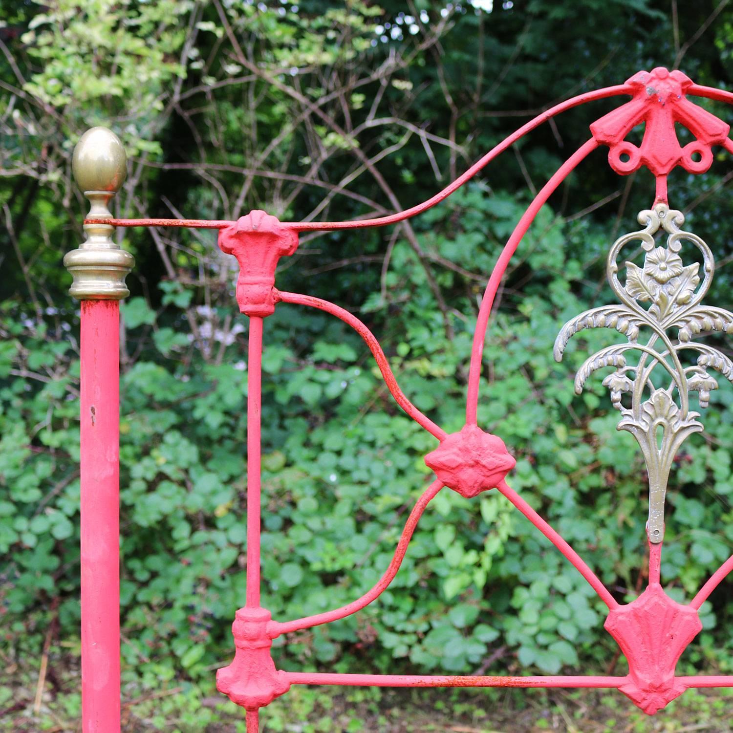 Twin Pair of Cast Iron Platform Beds MU35 3