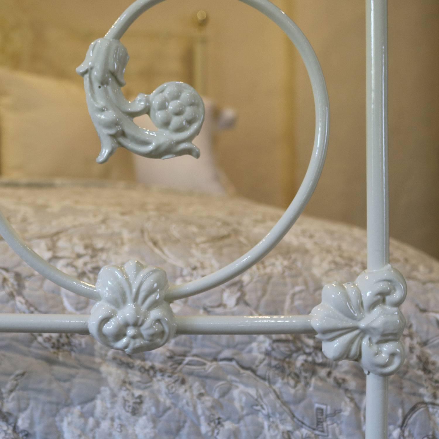 Fine Cast Iron Bed with Cherub Decoration Mk120 1
