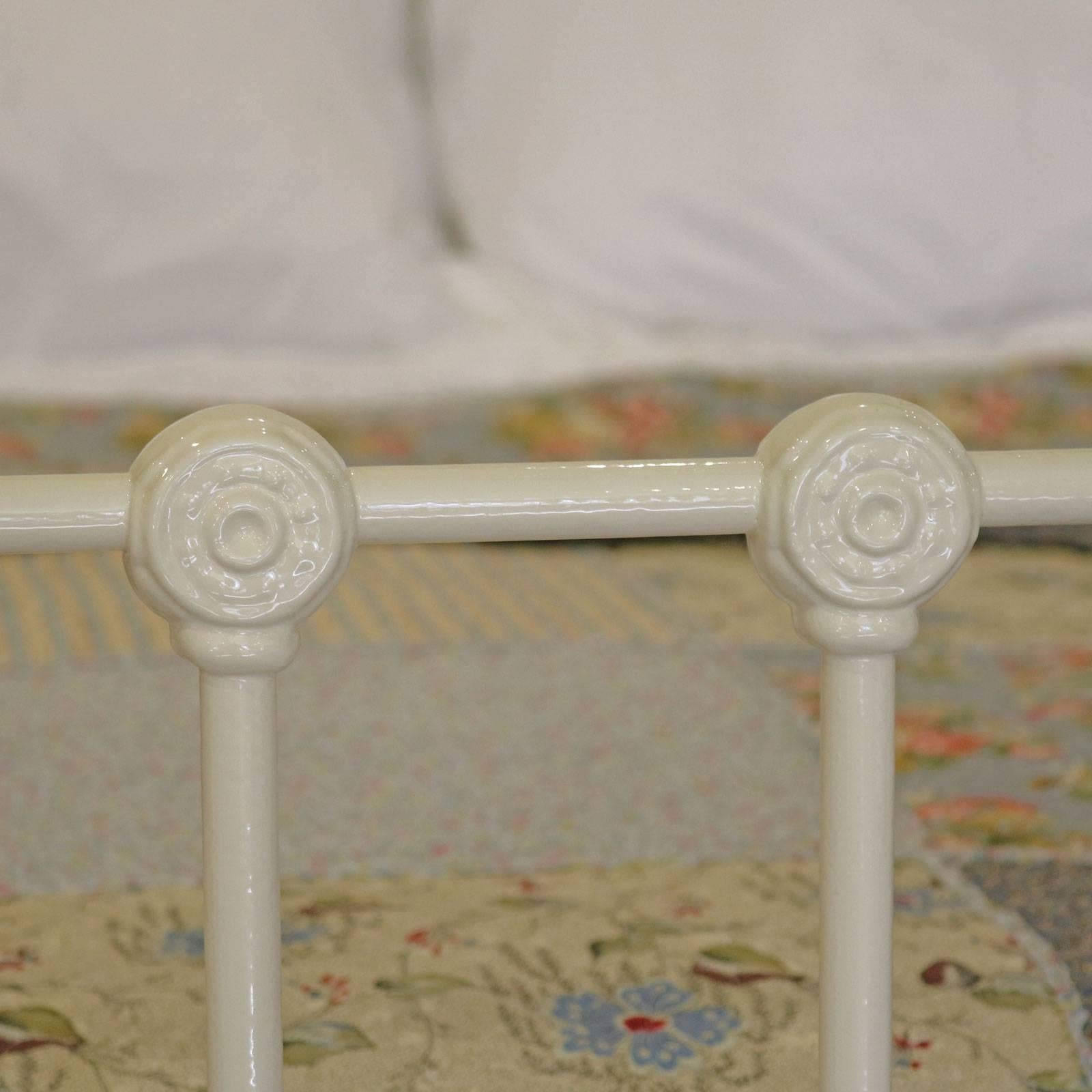 Victorian Cast Iron and Brass Bed, MK59 In Excellent Condition In Wrexham, GB