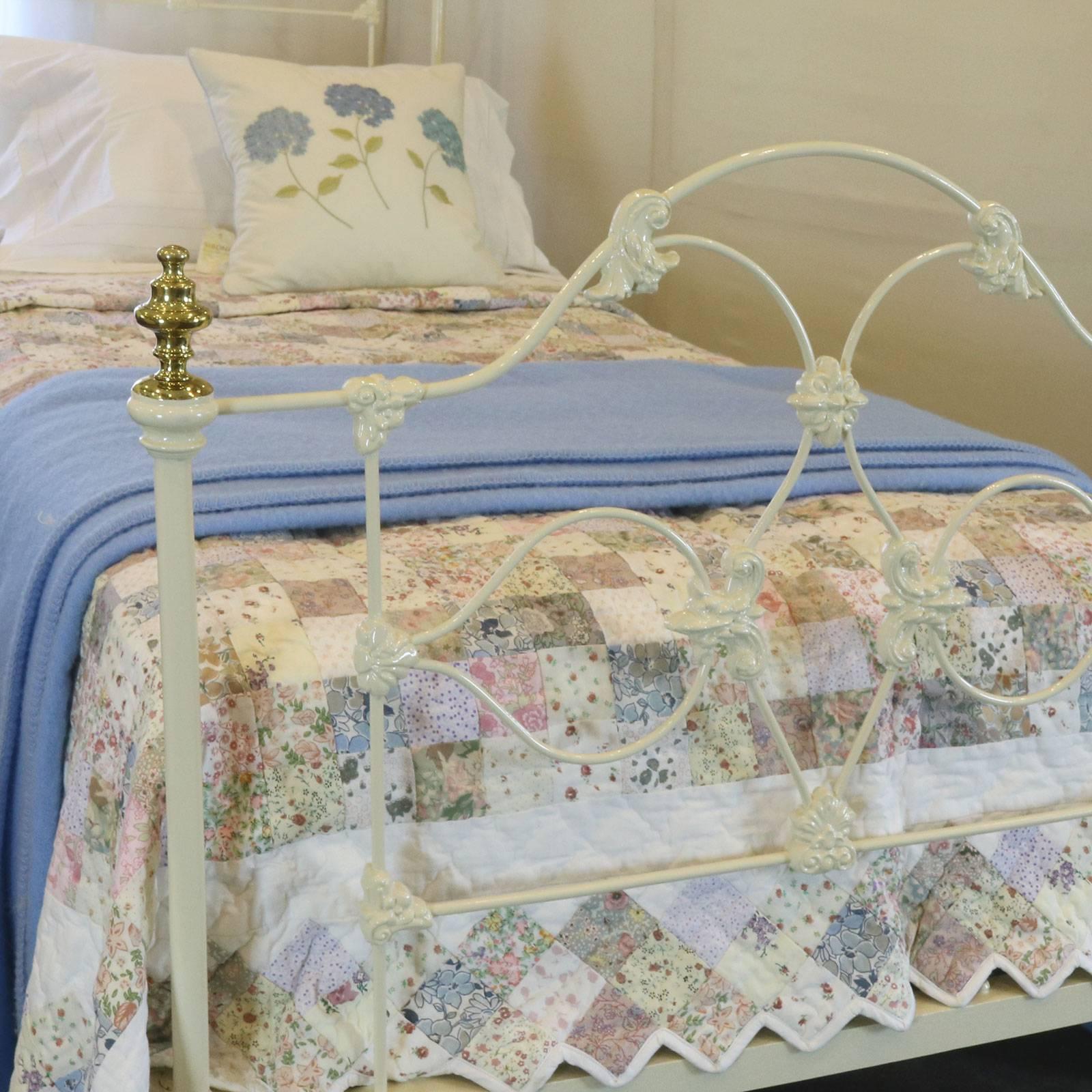 A decorative cast iron single beds with elegant mouldings and gentle shapes.

This bed accepts a 3ft wide base and mattress.

The price is for the bedstead alone. The base, mattress, bedding and linen shown in the photographs are additional and