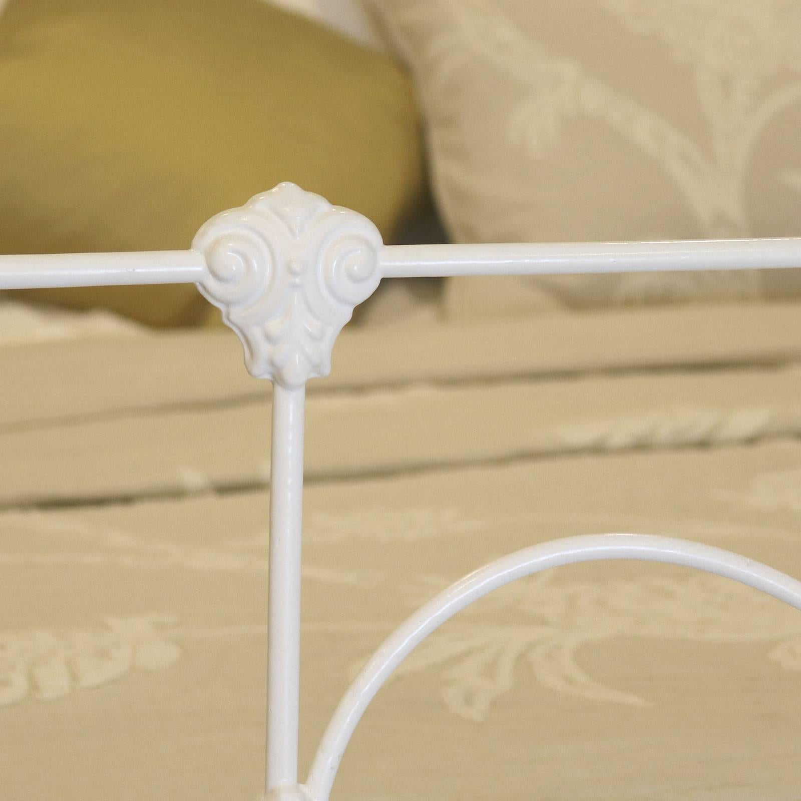 19th Century Mid-Victorian Cast Iron Bed in White