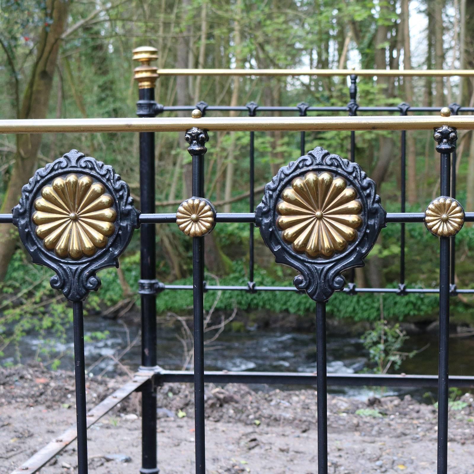 Brass and Iron Victorian Bed in Black In Good Condition In Wrexham, GB