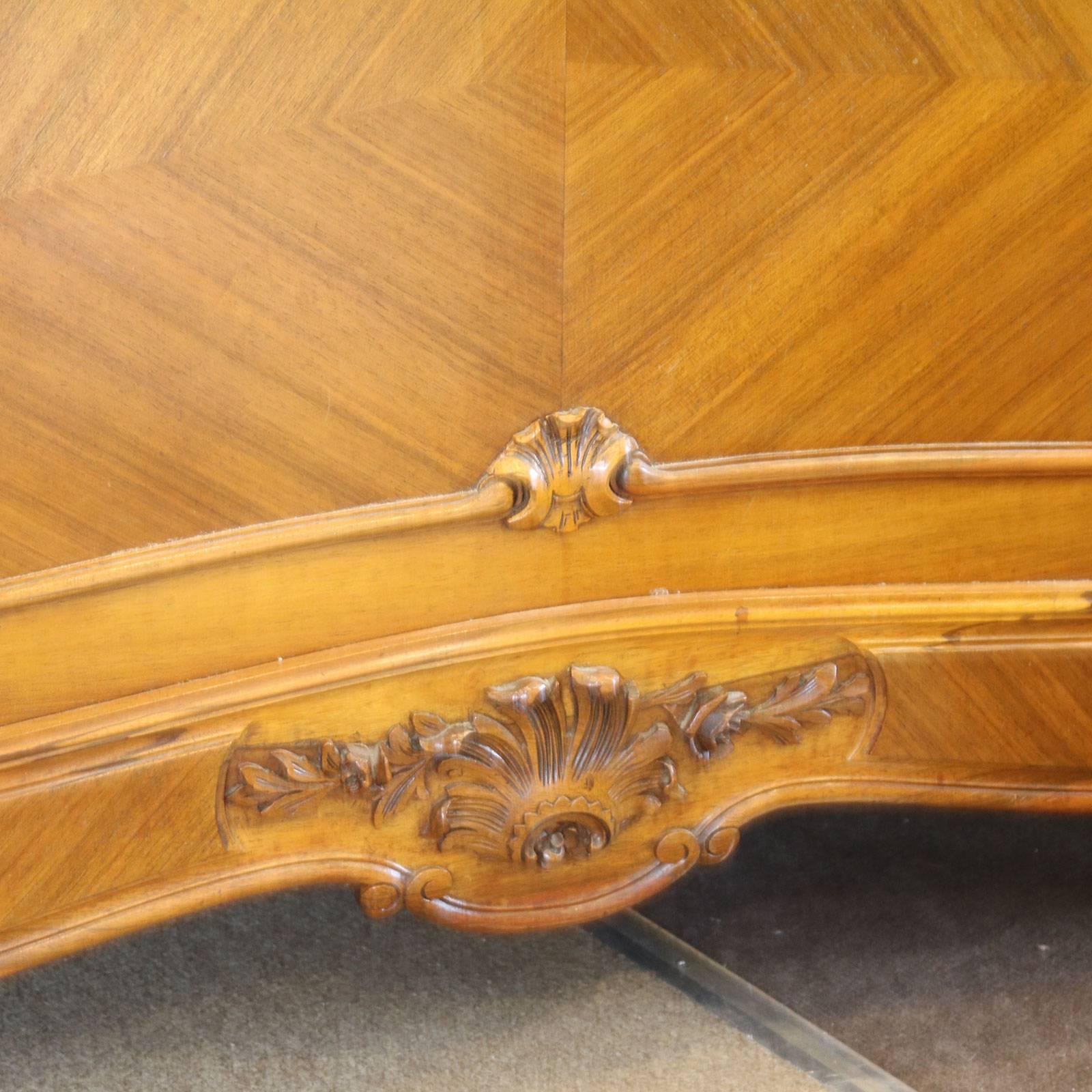 French Louis XV Style Bed in Walnut In Excellent Condition In Wrexham, GB