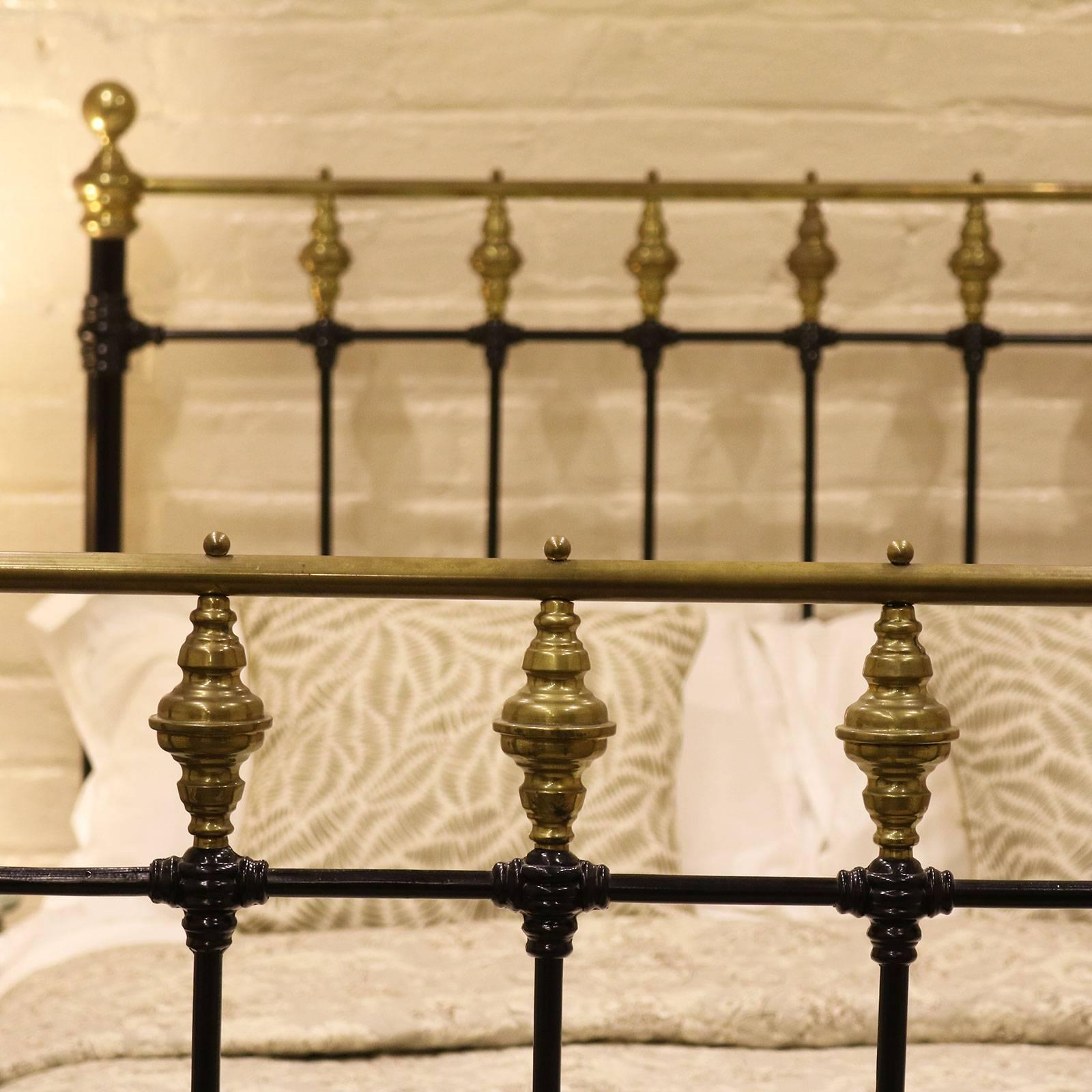 Double Brass and Iron Bed In Excellent Condition In Wrexham, GB