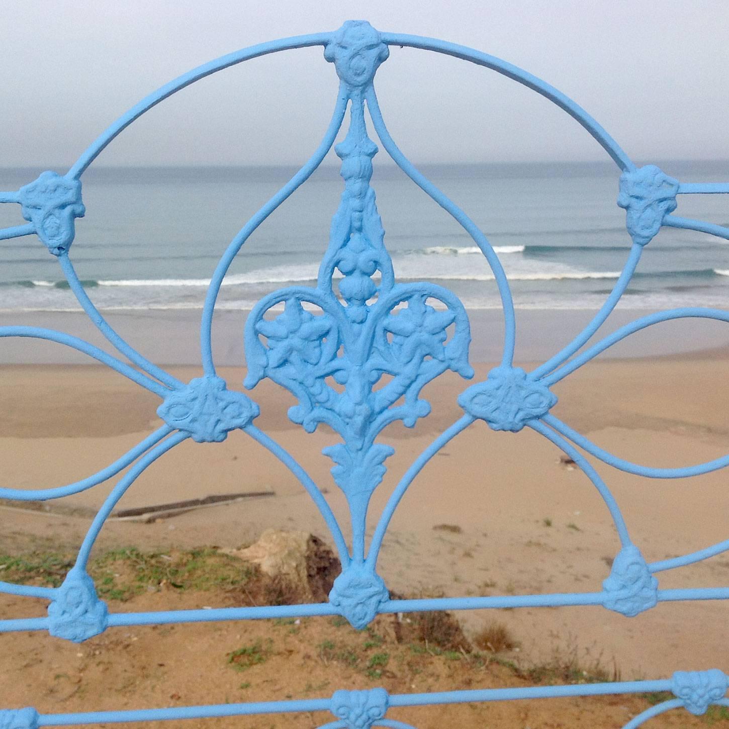 Cast Iron Mid-Victorian Low End Platform Bed, MK86 In Excellent Condition In Wrexham, GB