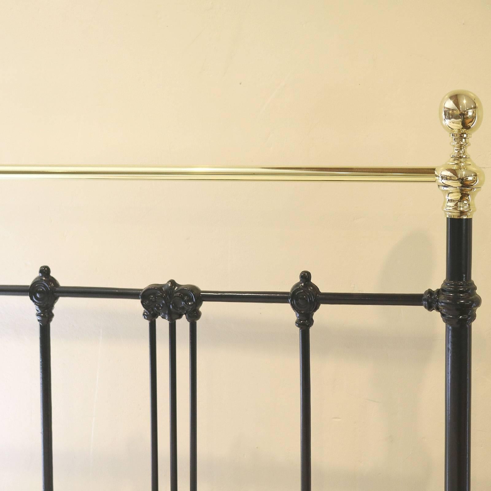 Early 20th Century Brass and Cast Iron Platform Bed MK102