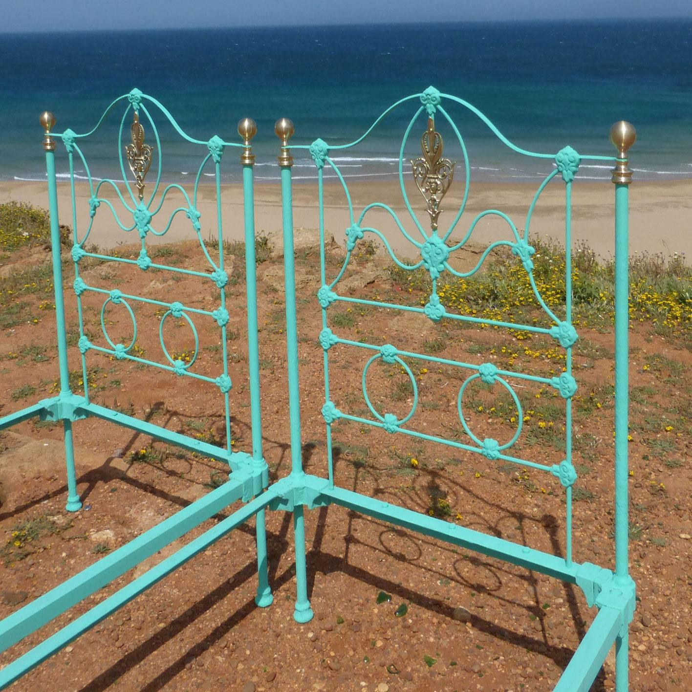 cast iron twin bed frame