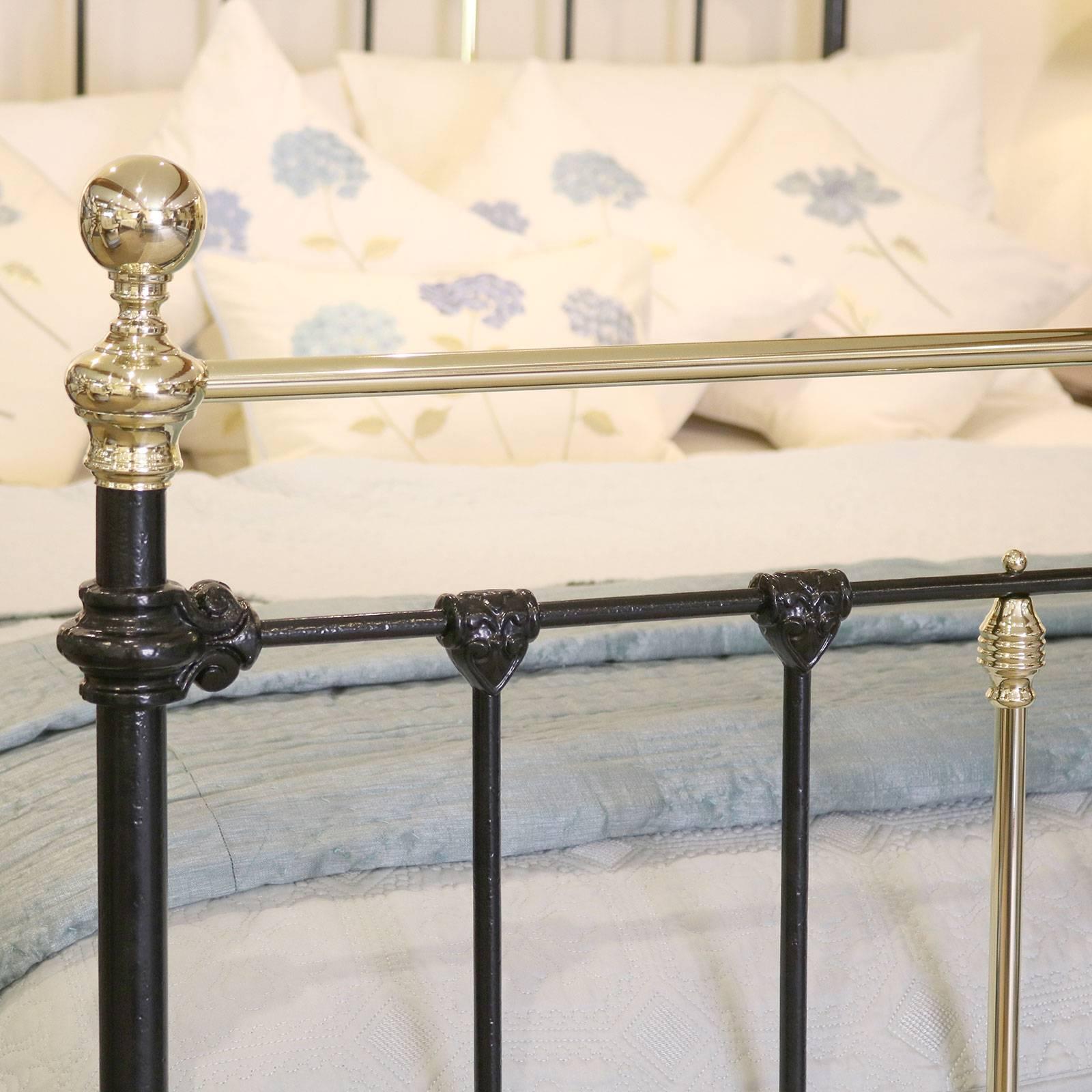 Brass and Iron Bed in Black, MK113 In Excellent Condition In Wrexham, GB