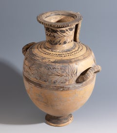 Hadra-Hydria (Wasserkrug). Altgriechisch, 3. Jahrhundert v. Chr. Keramik. 40,5 cm.