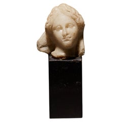 Head of Aphrodite. Ancient Rome, 1st century BC–1st century AD. Alabaster. 4 cm.