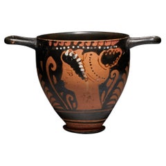 Skyphos. Ancient Greece, 4th century BC. Pottery. 10.6 cm high.