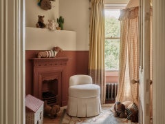 Silla auxiliar Roo de lino by Frances Jean