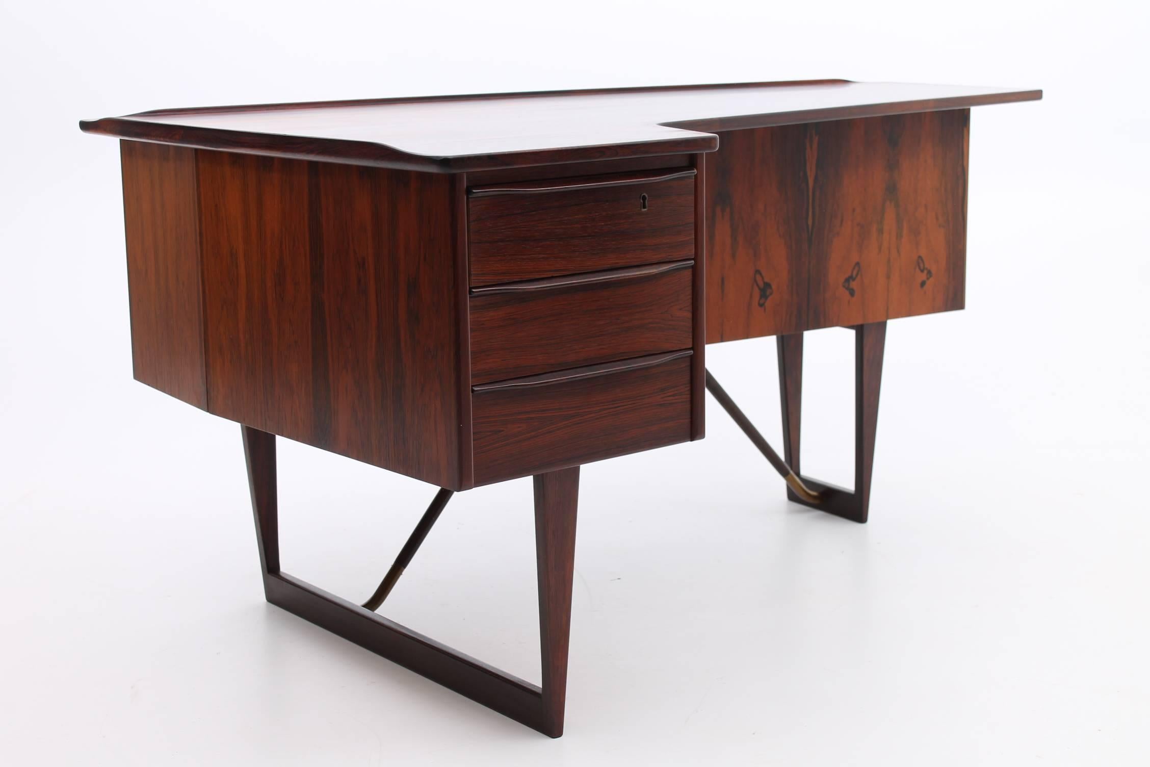 Rosewood Desk by Peter Lovig Nielsen, 1956 - Scandinavian Modern  In Excellent Condition In Houston, TX