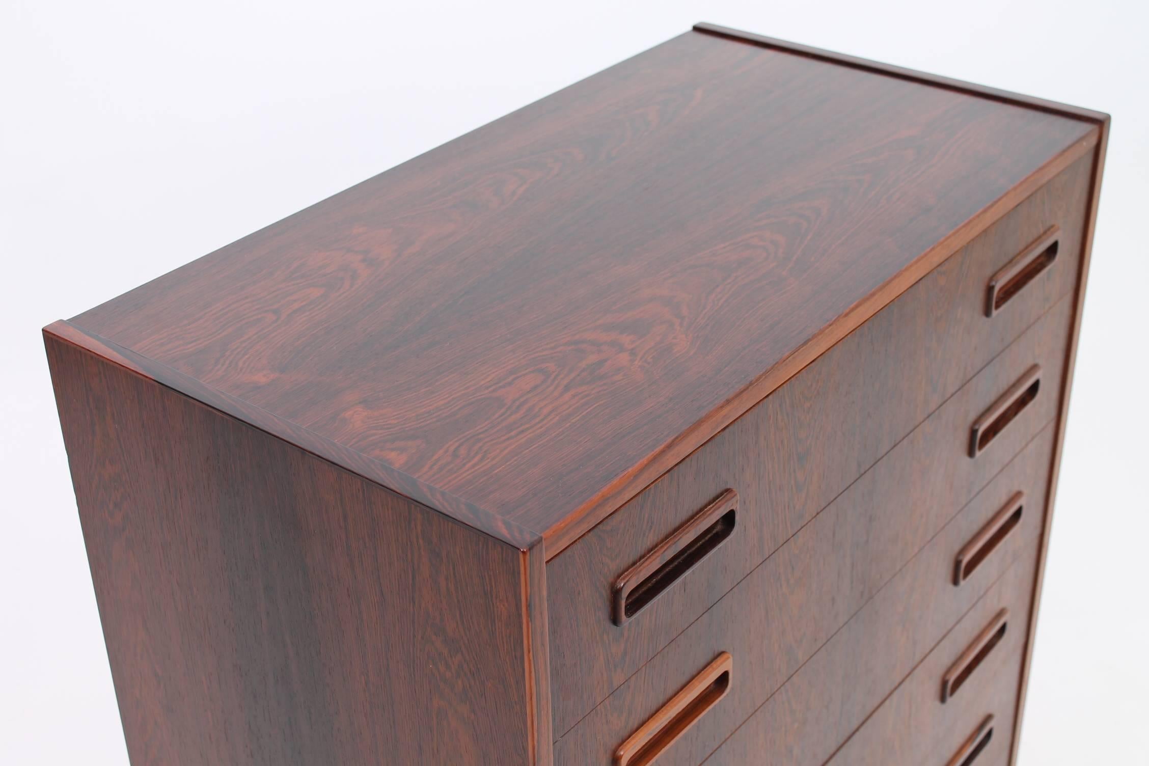 Scandinavian Modern Rosewood Medium Size Chest of Drawers by Borge Seindal - Danish, Mid Century For Sale