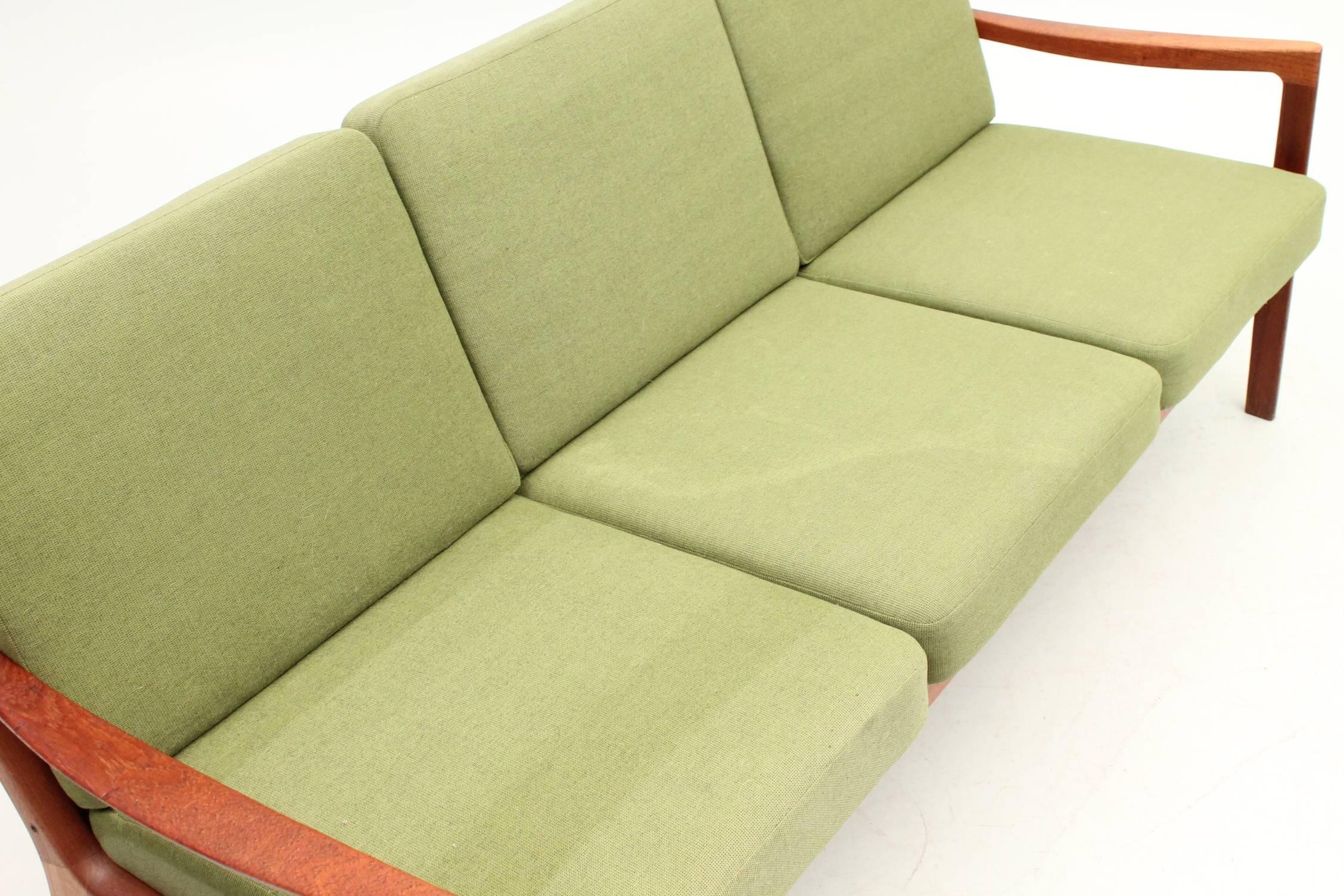 Mid-20th Century Green Senator Sofa and Chair Designed by Ole Wanscher for France and Son