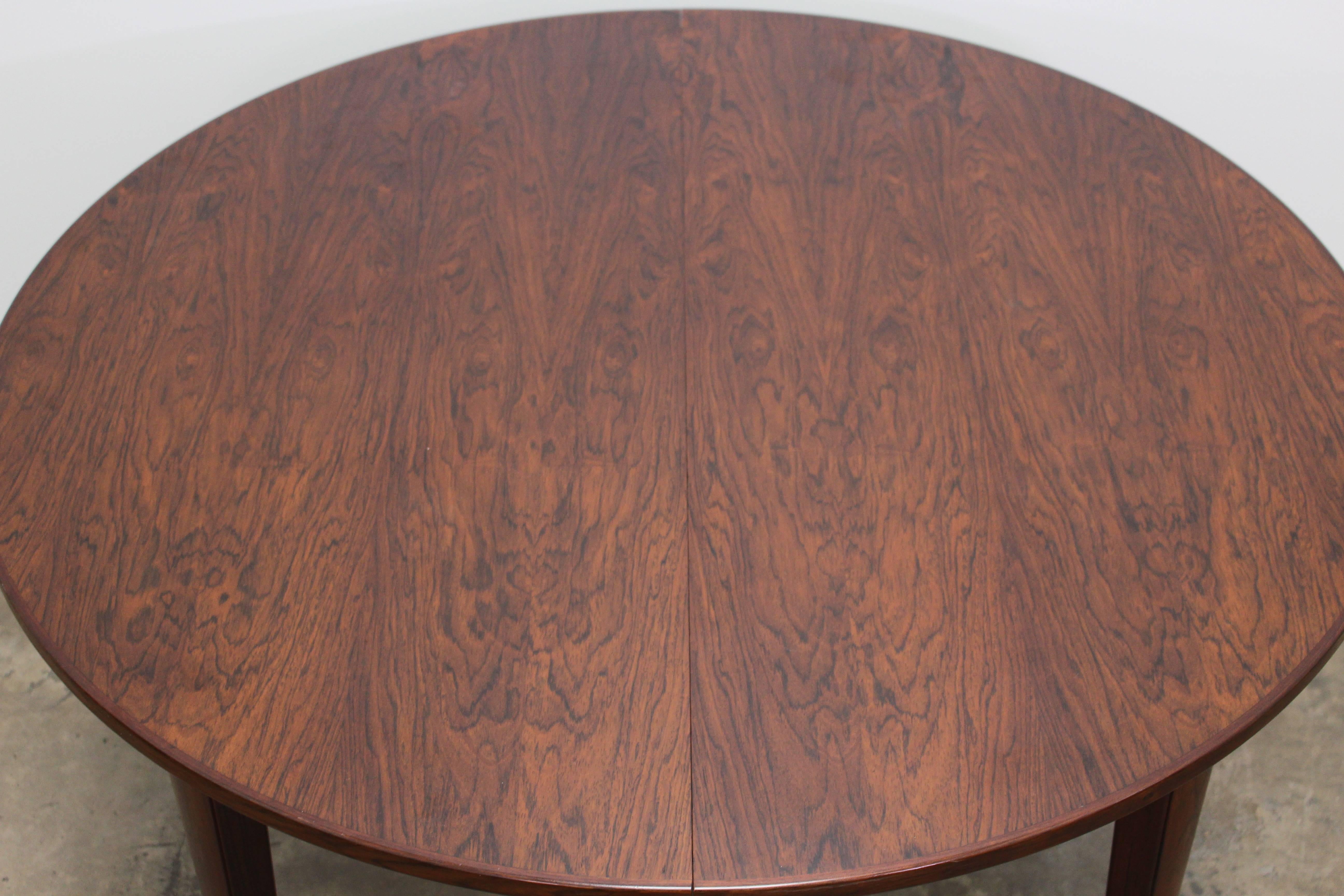Circular Rosewood Dining Table by Gunni Omann for Omann Jun In Excellent Condition In Houston, TX