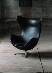 Arne Jacobsen for Fritz Hansen Egg Chair in Black Leather, 1965
