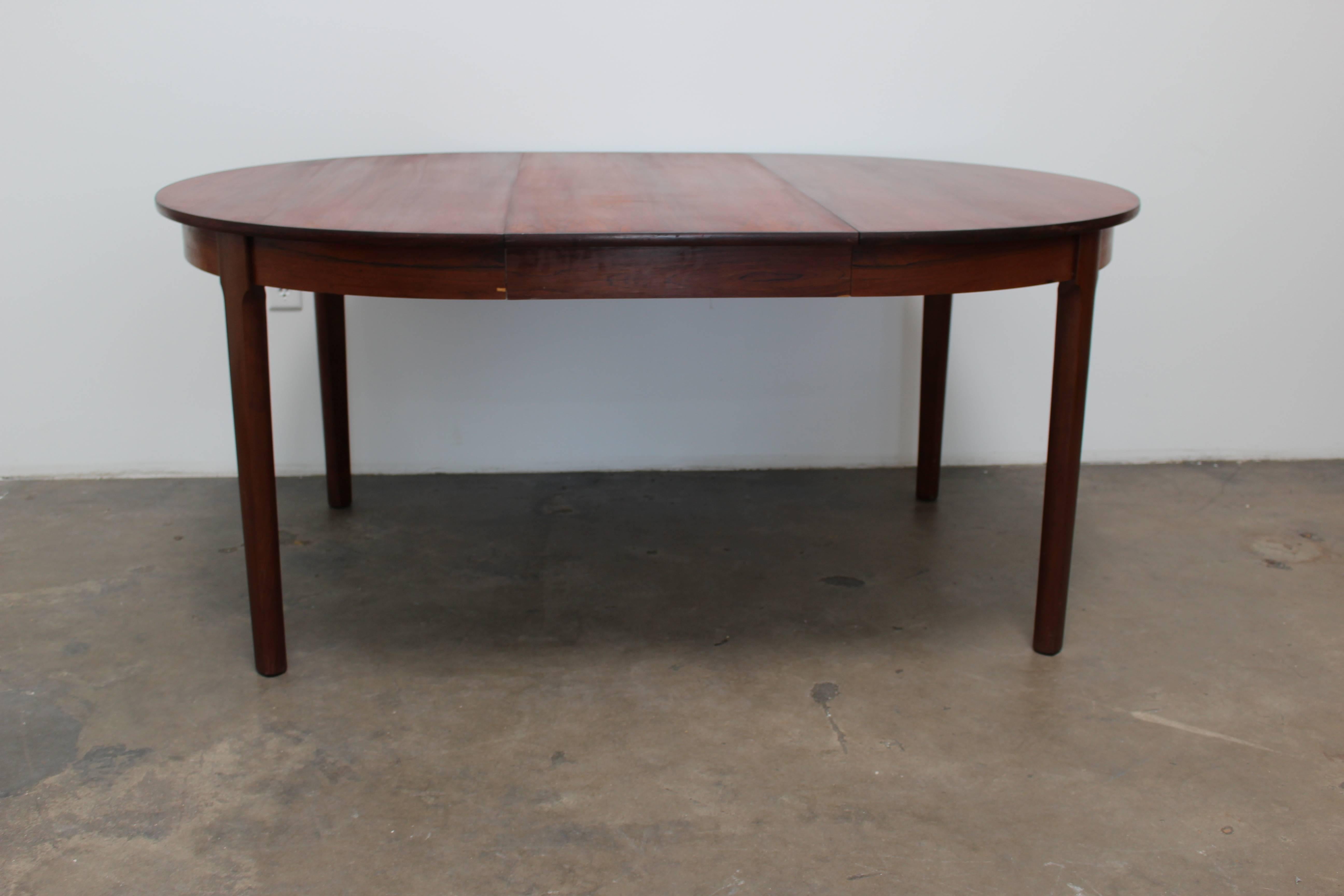 Danish Round Rosewood Dining Table, Scandinavian Modern, circa 1950s For Sale