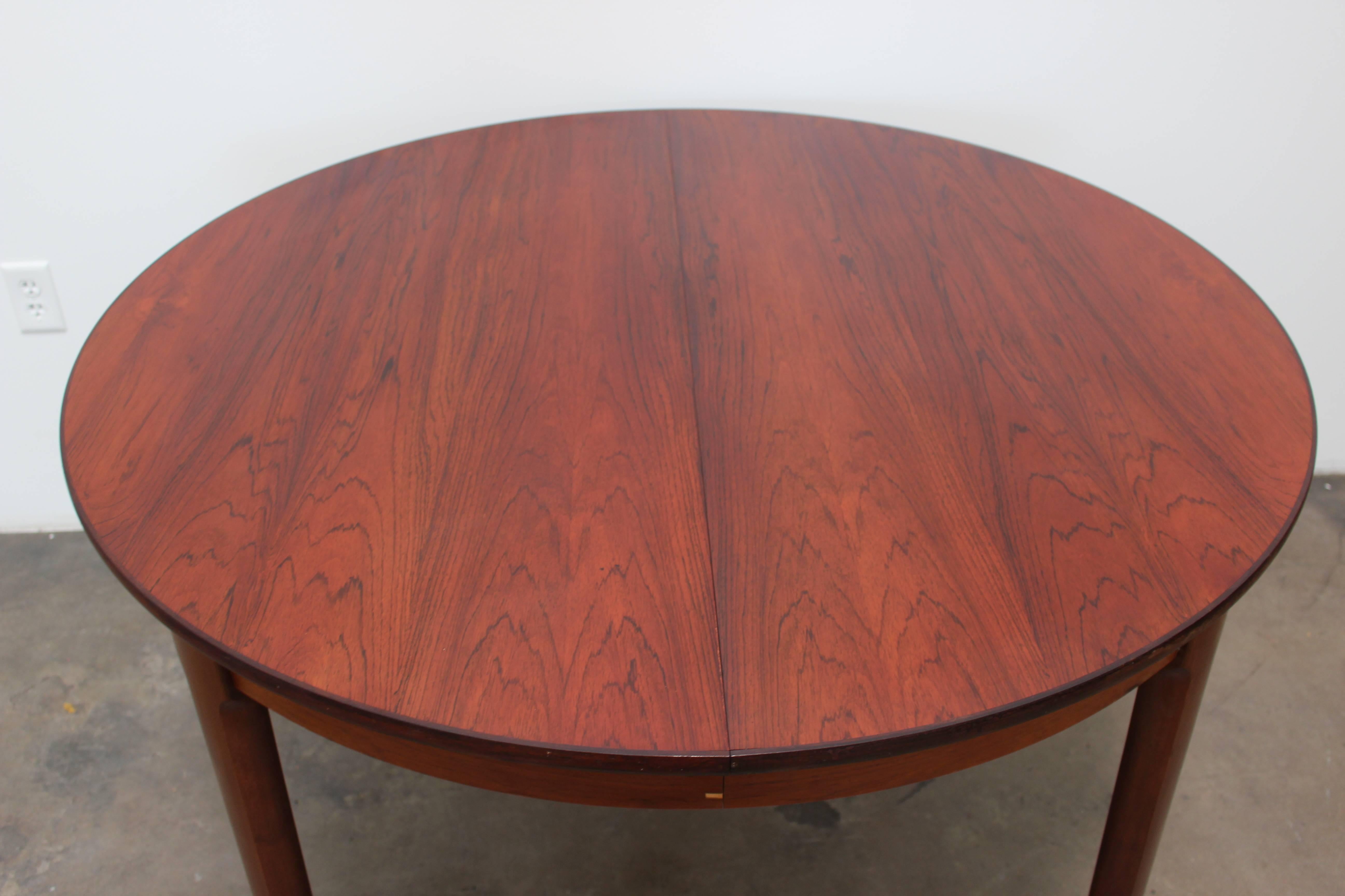 Mid-20th Century Round Rosewood Dining Table, Scandinavian Modern, circa 1950s For Sale